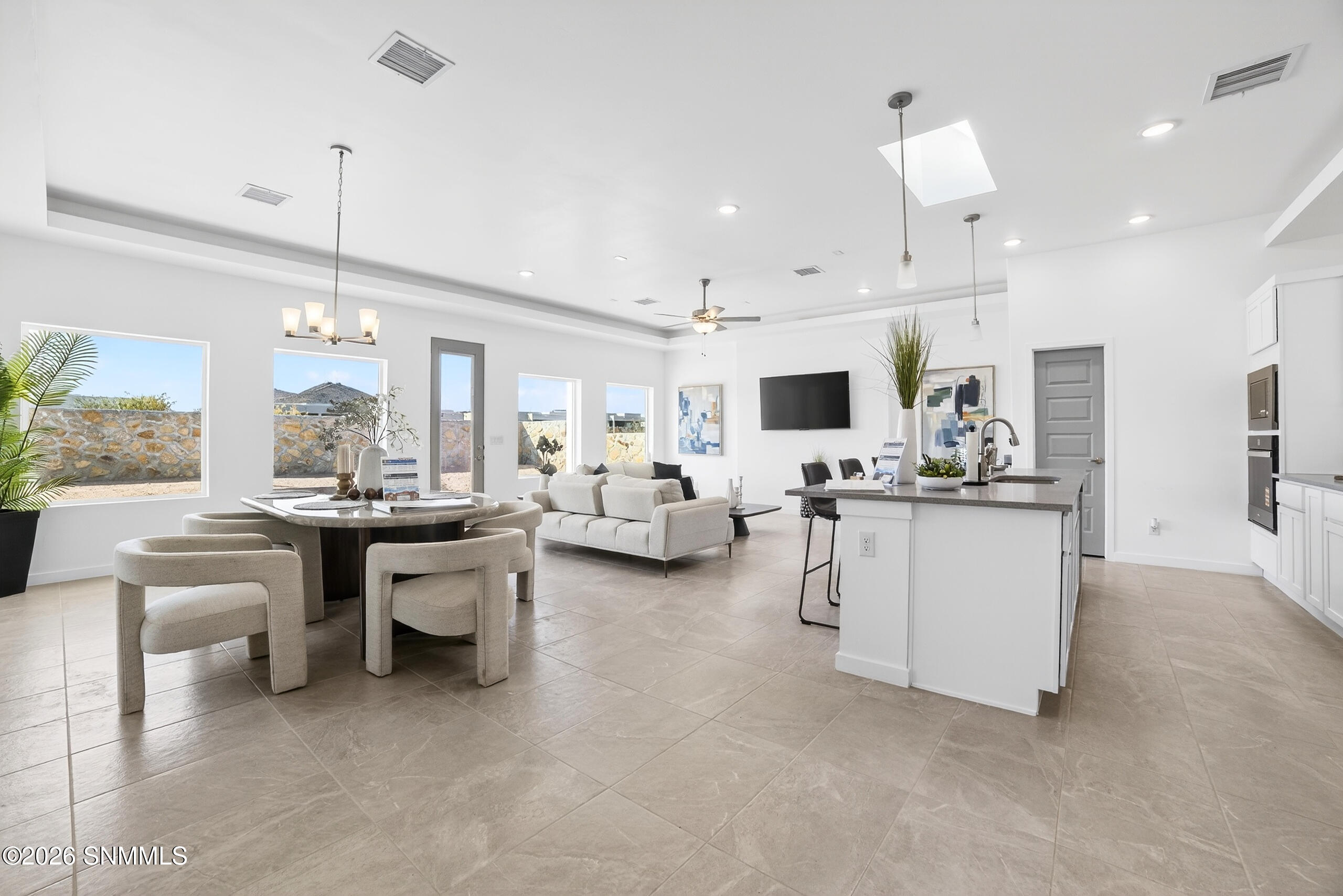 E-3 = 3625 SPRINGHAVEN MLS PIX-18