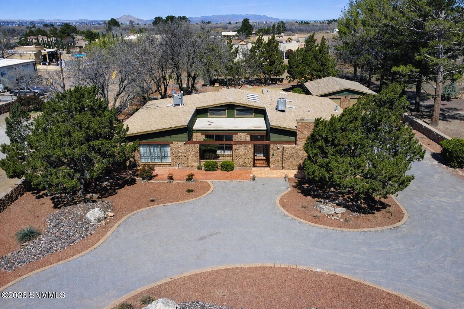 724EB2A8-DB53-4DC3-9E43-24004358E03D