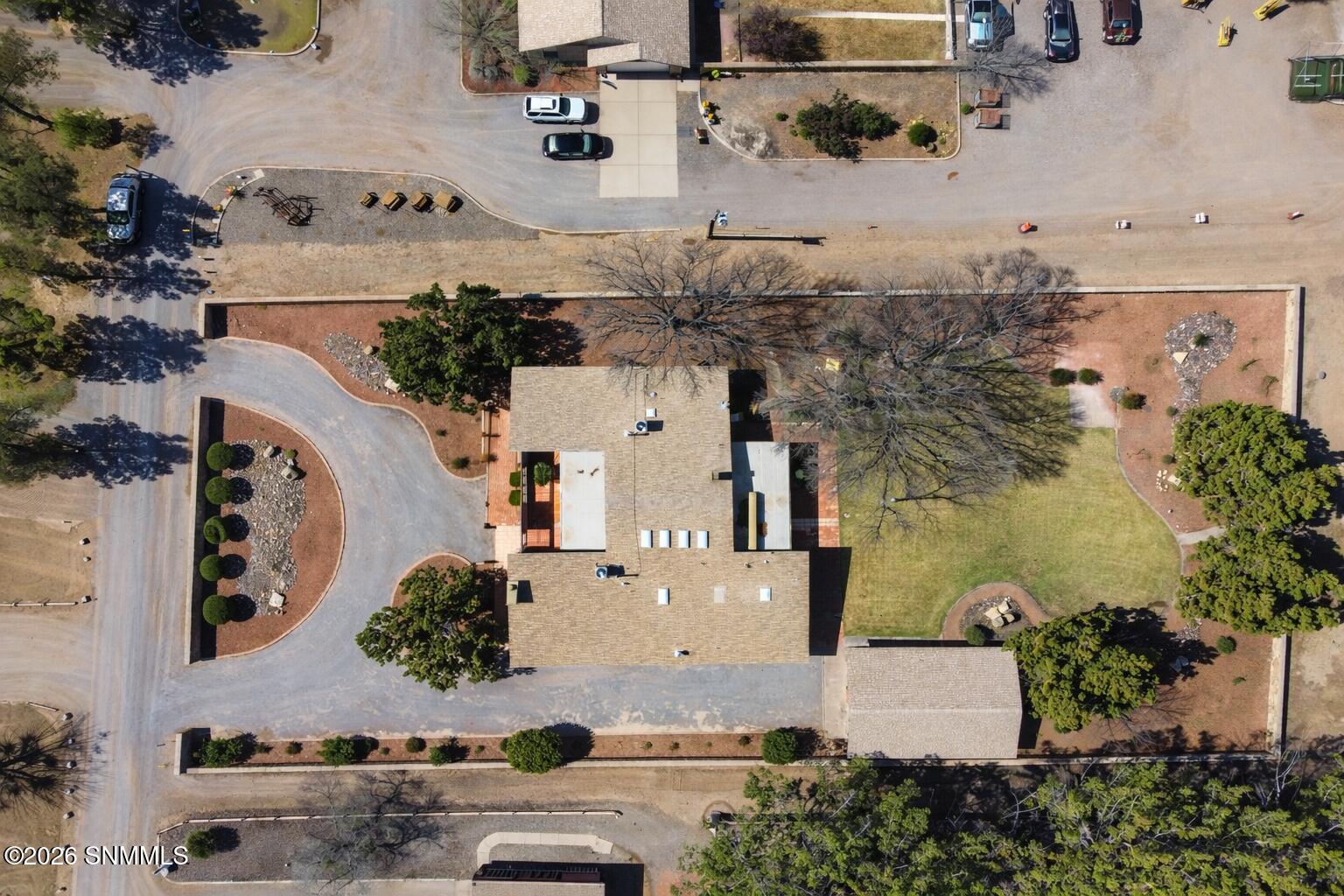 CB5E0FE1-6292-4652-BE14-9301AE0F8BBA