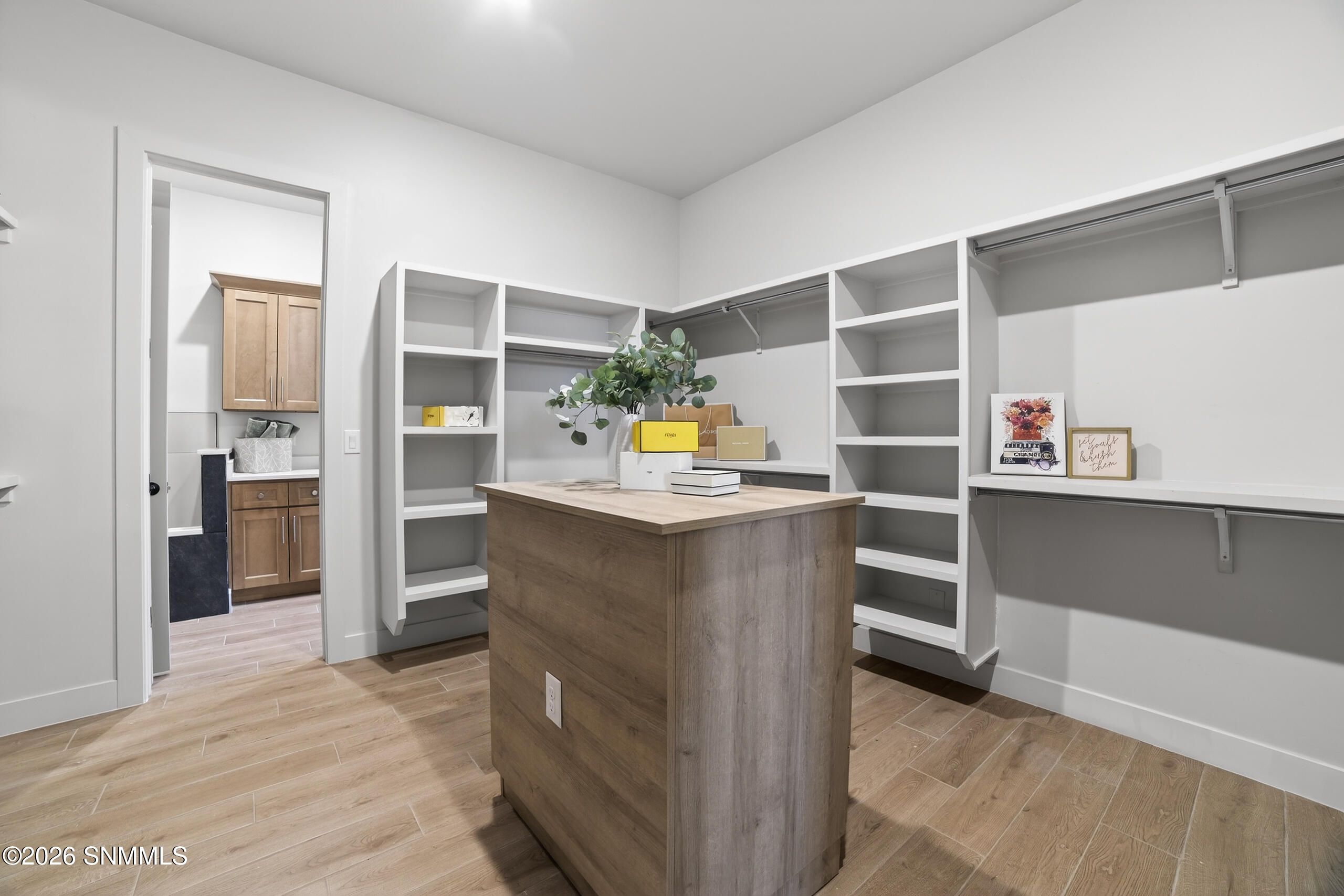 6740 VIA EMMA v2.0-15