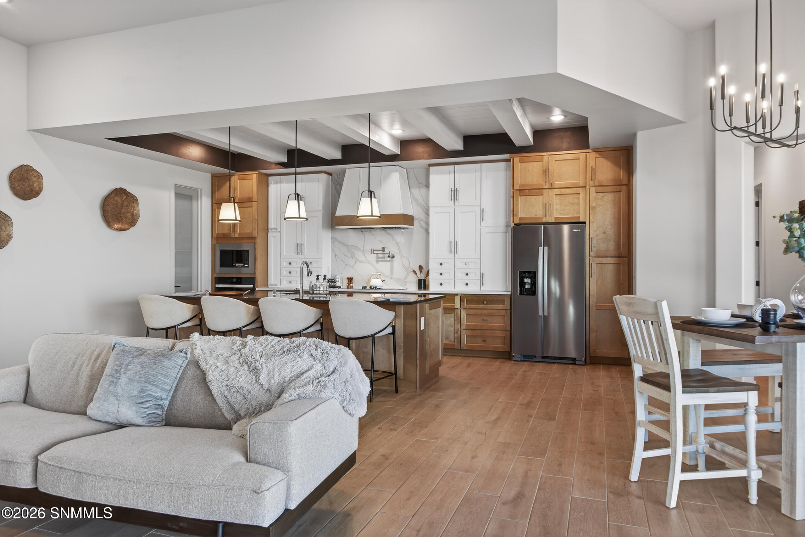 6740 VIA EMMA v2.0-2