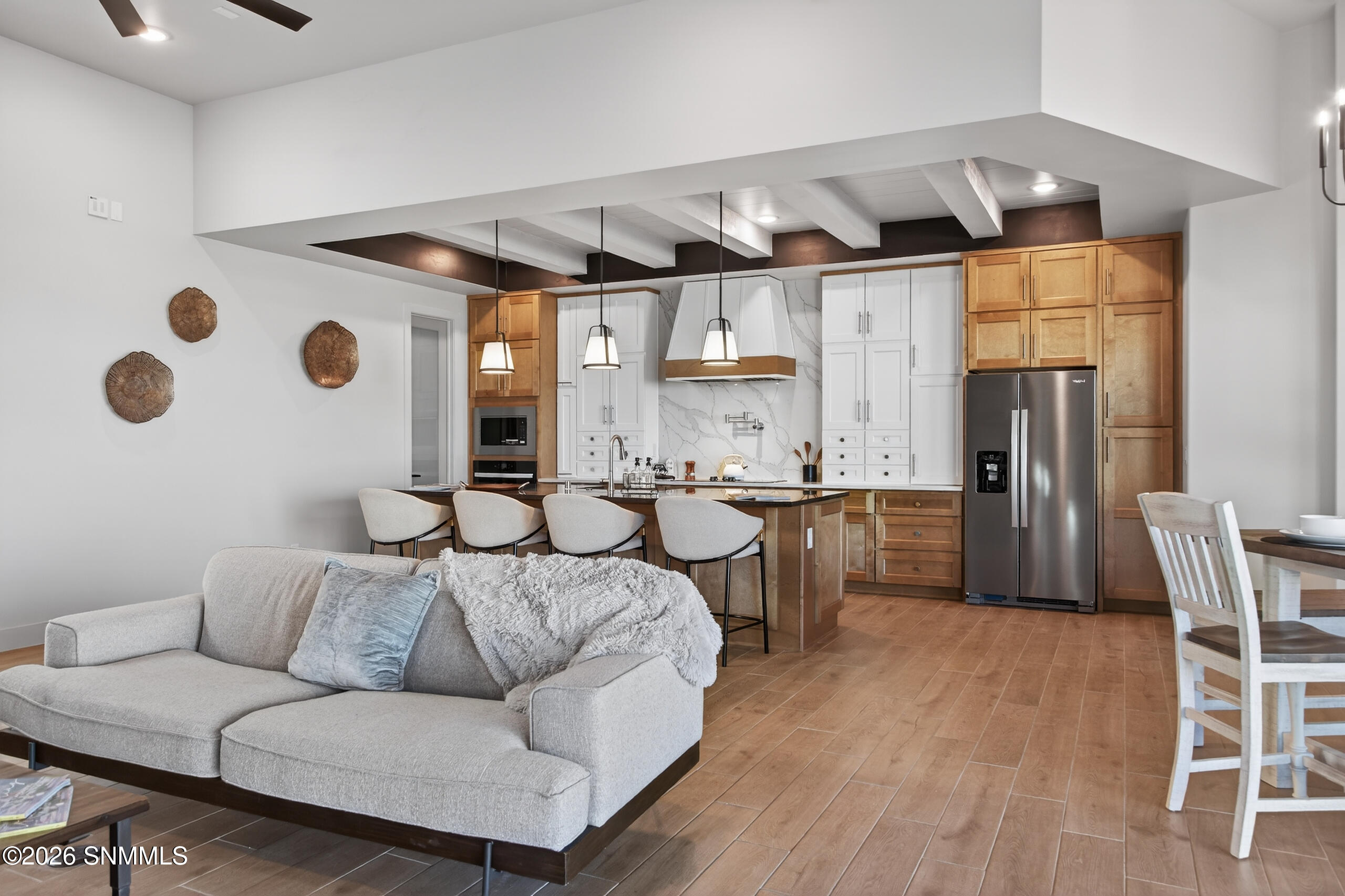 6740 VIA EMMA v2.0-3