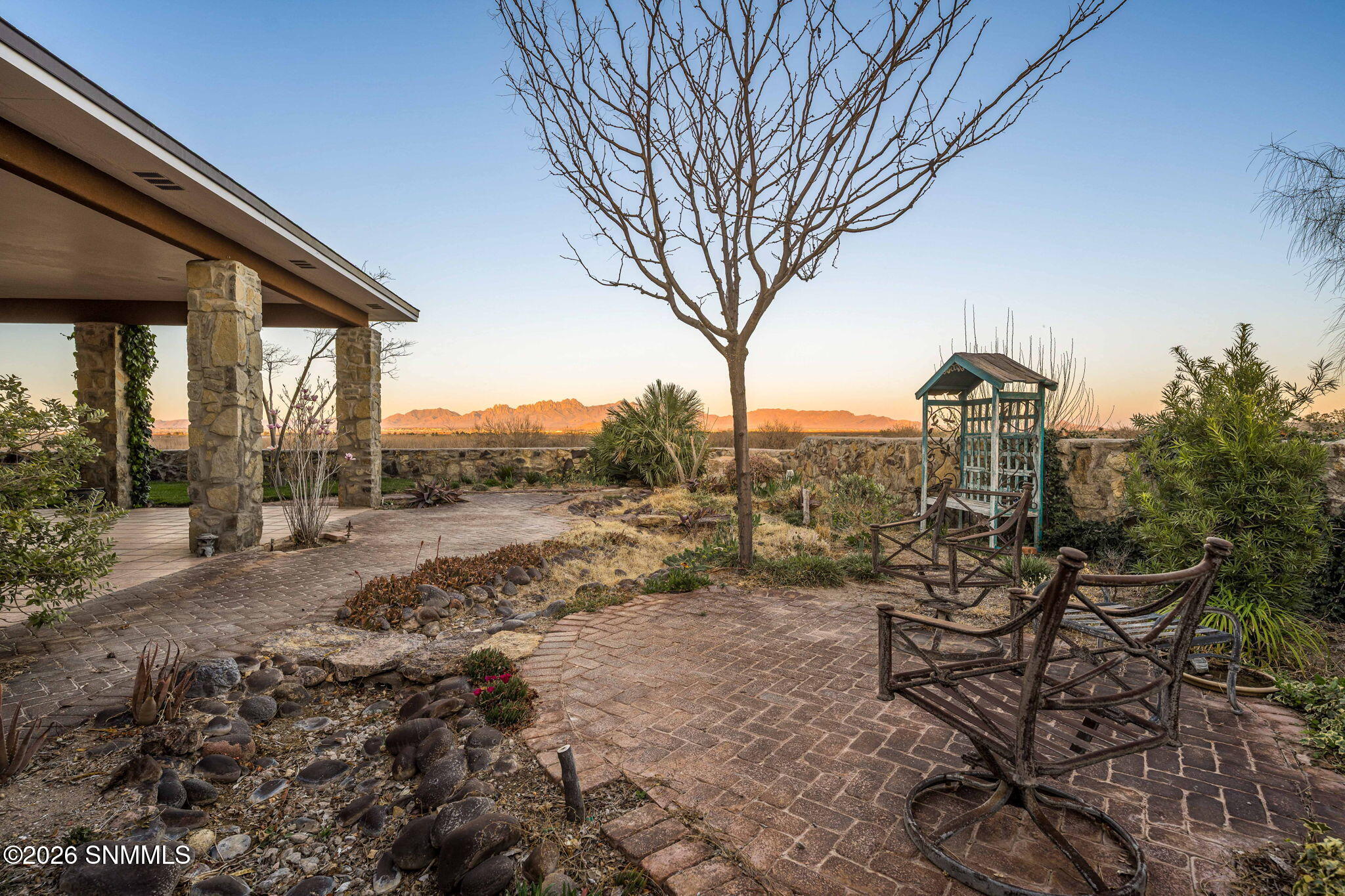 81-web-or-mls-Snappin Homes (MesillaHill