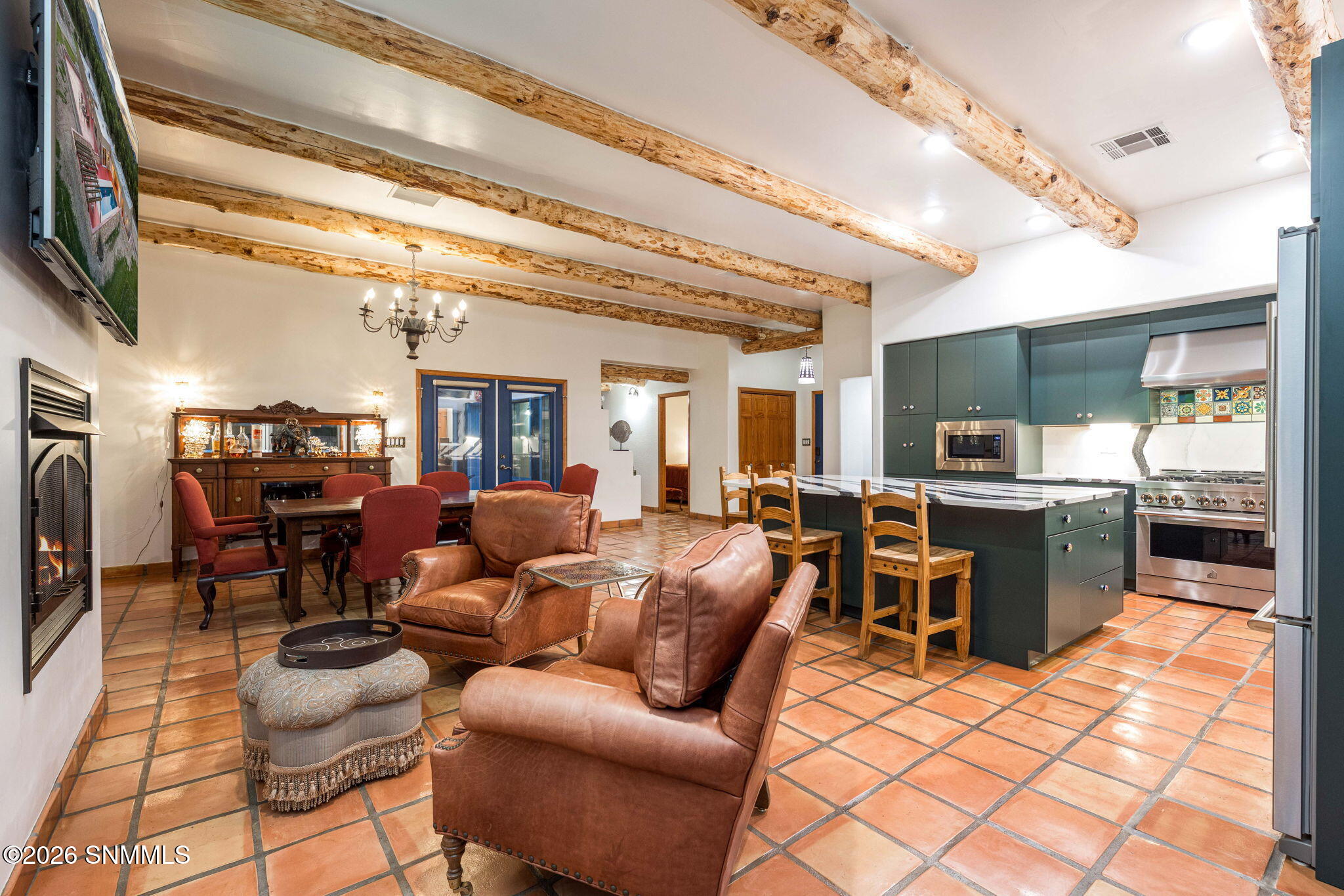 42-web-or-mls-Snappin Homes (Estrada3070