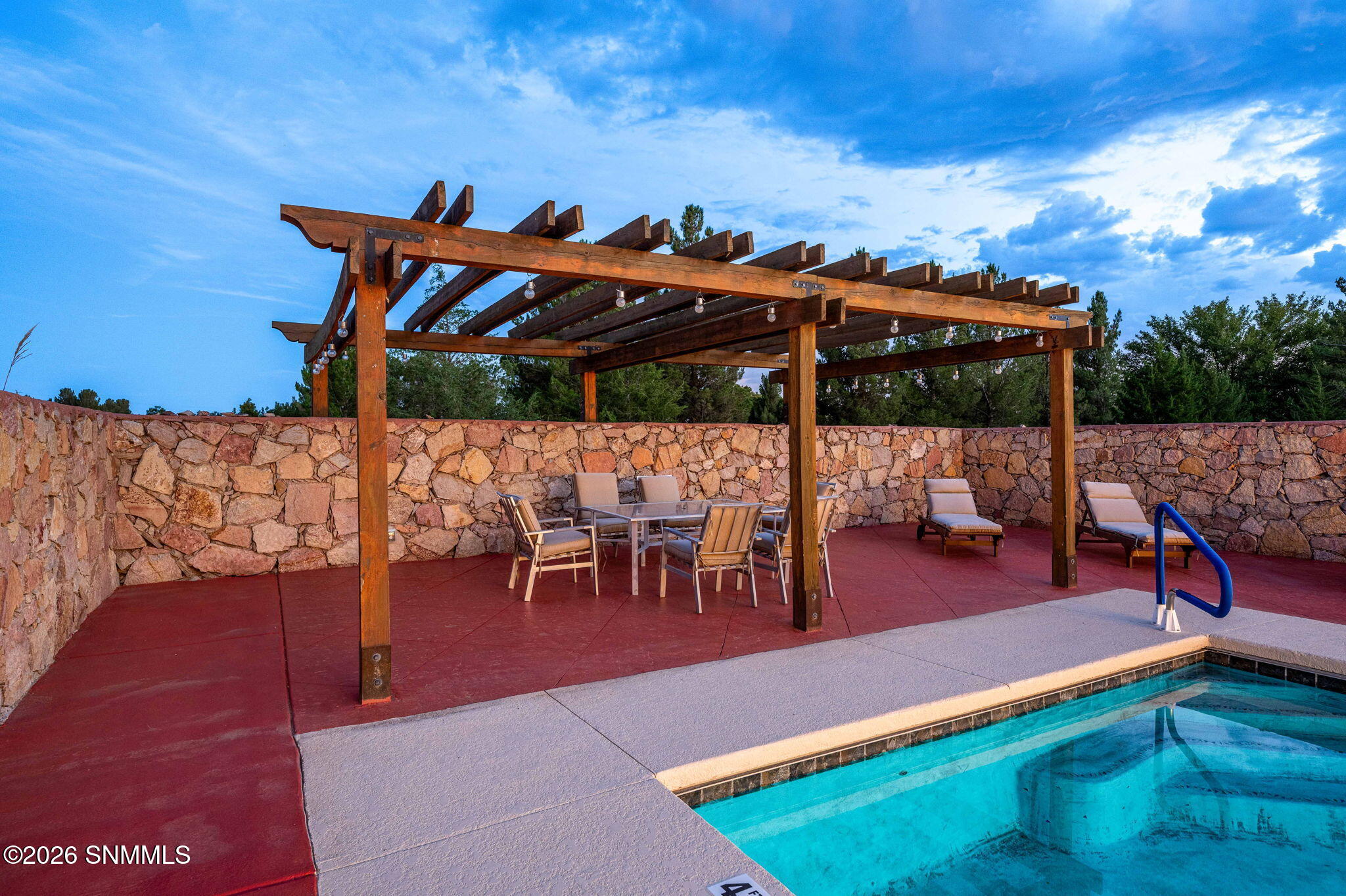 83-web-or-mls-Snappin Homes (Estrada3070