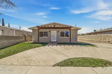 133 Fourth Street, Sunland Park, New Mexico 88063, 3 Bedrooms Bedrooms, ,2 BathroomsBathrooms,Residential,For Sale,Fourth,2600859