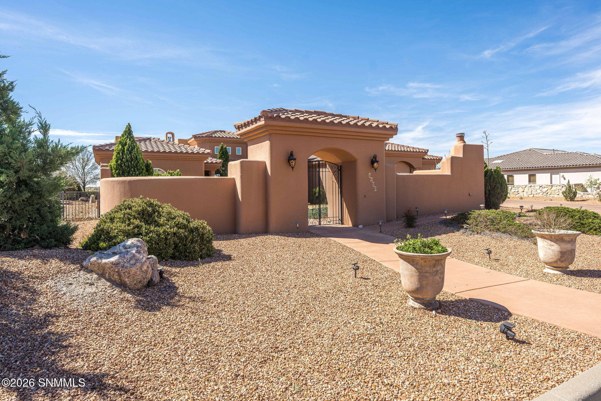 4-web-or-mls-Snappin Homes (Venetian4280