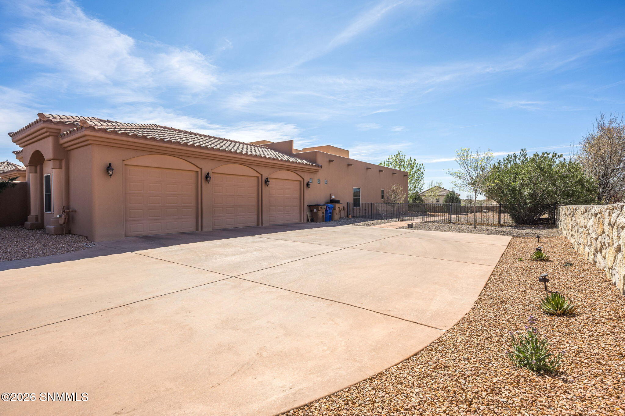 73-web-or-mls-Snappin Homes (Venetian428