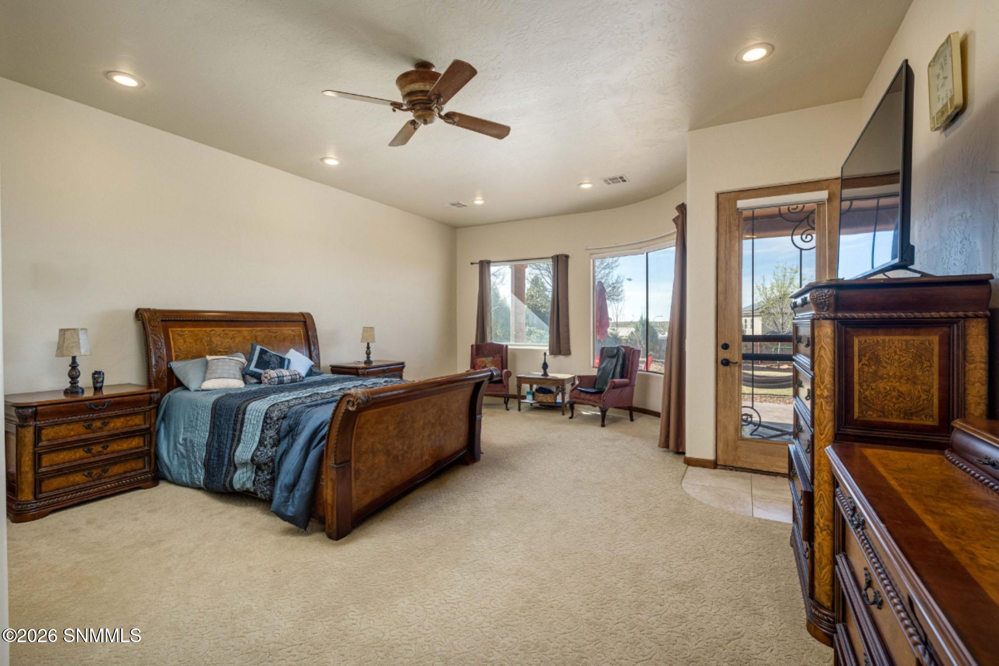 36-web-or-mls-Snappin Homes (Venetian428