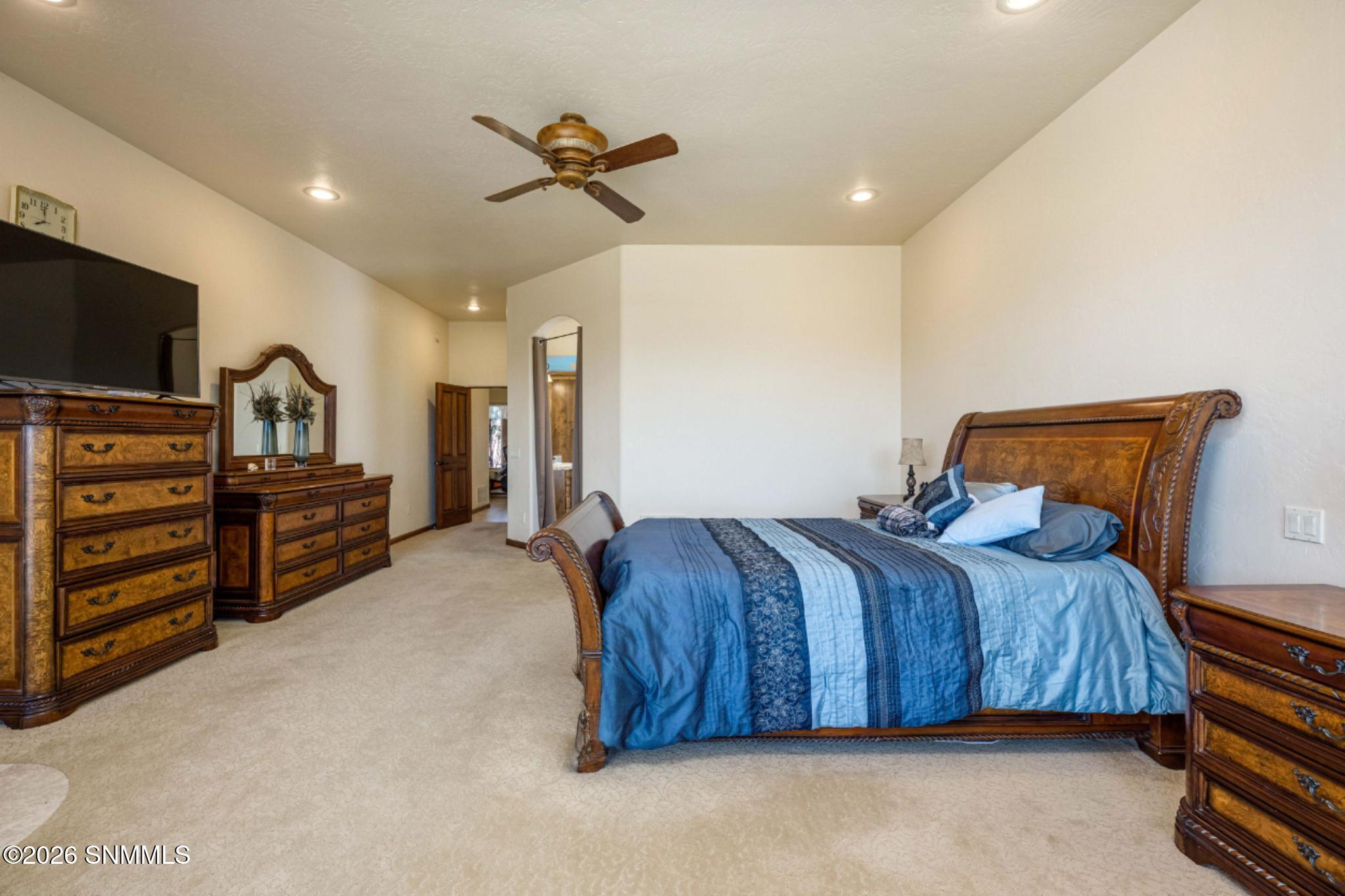 38-web-or-mls-Snappin Homes (Venetian428