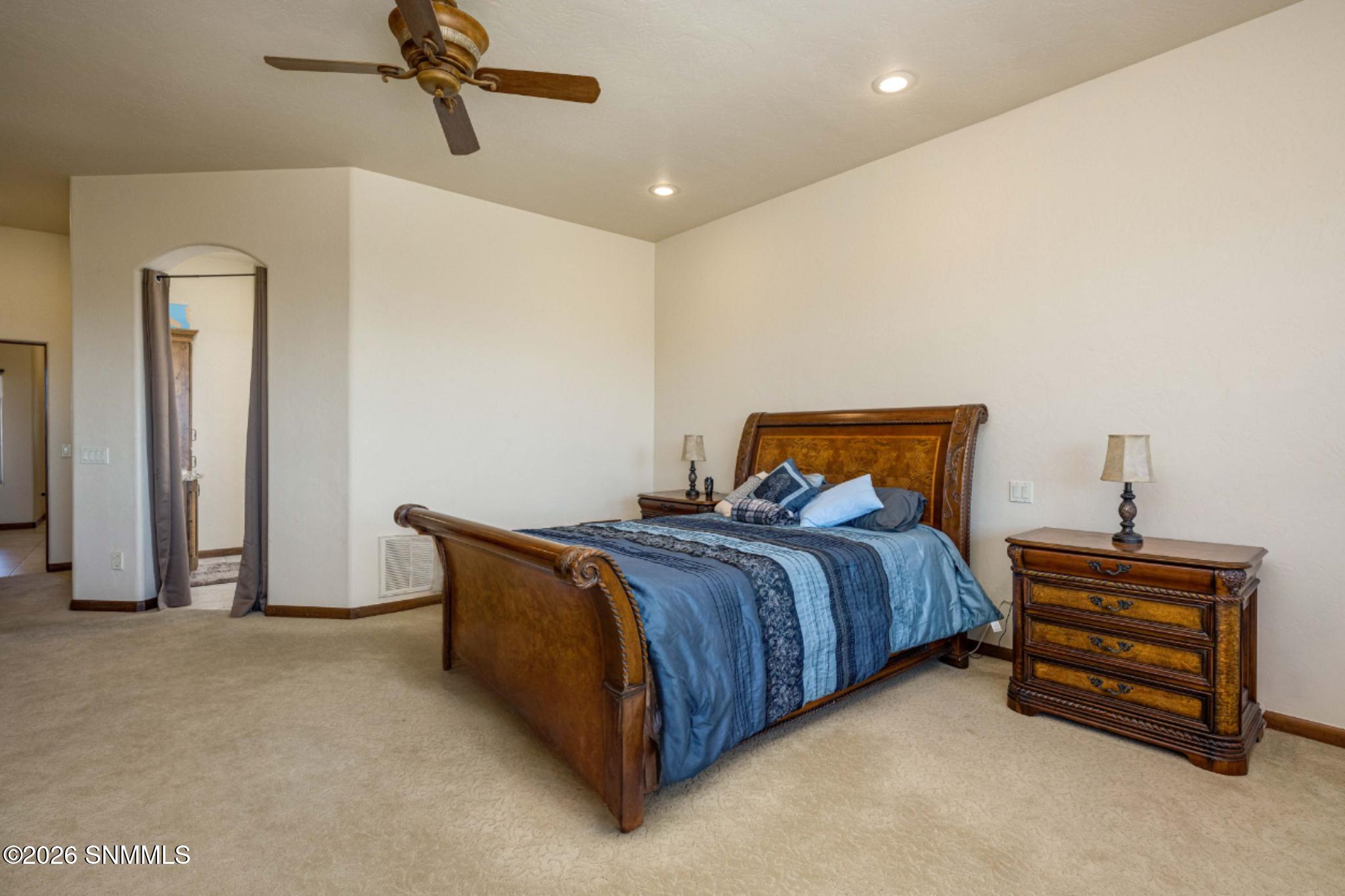 39-web-or-mls-Snappin Homes (Venetian428