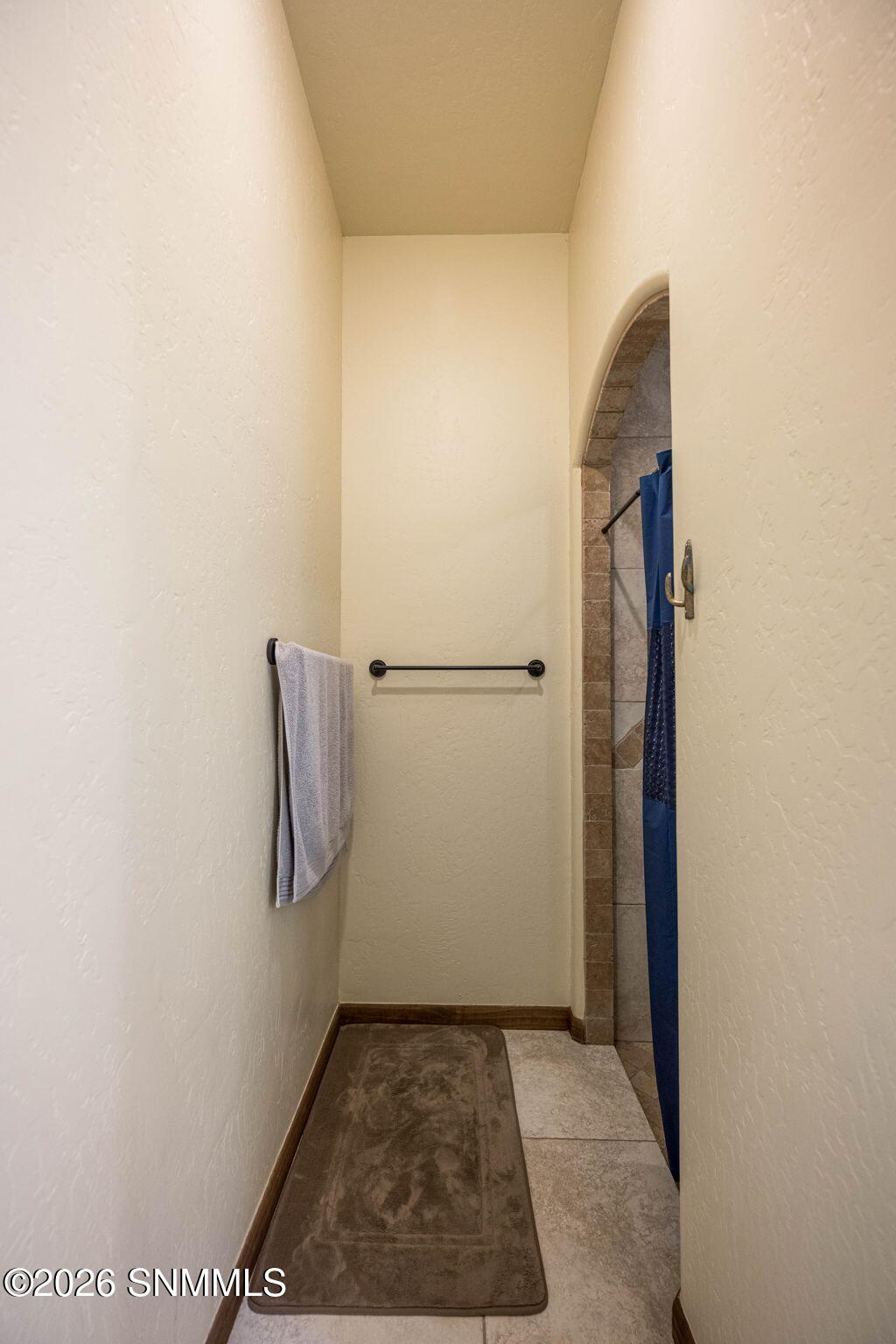 43-web-or-mls-Snappin Homes (Venetian428