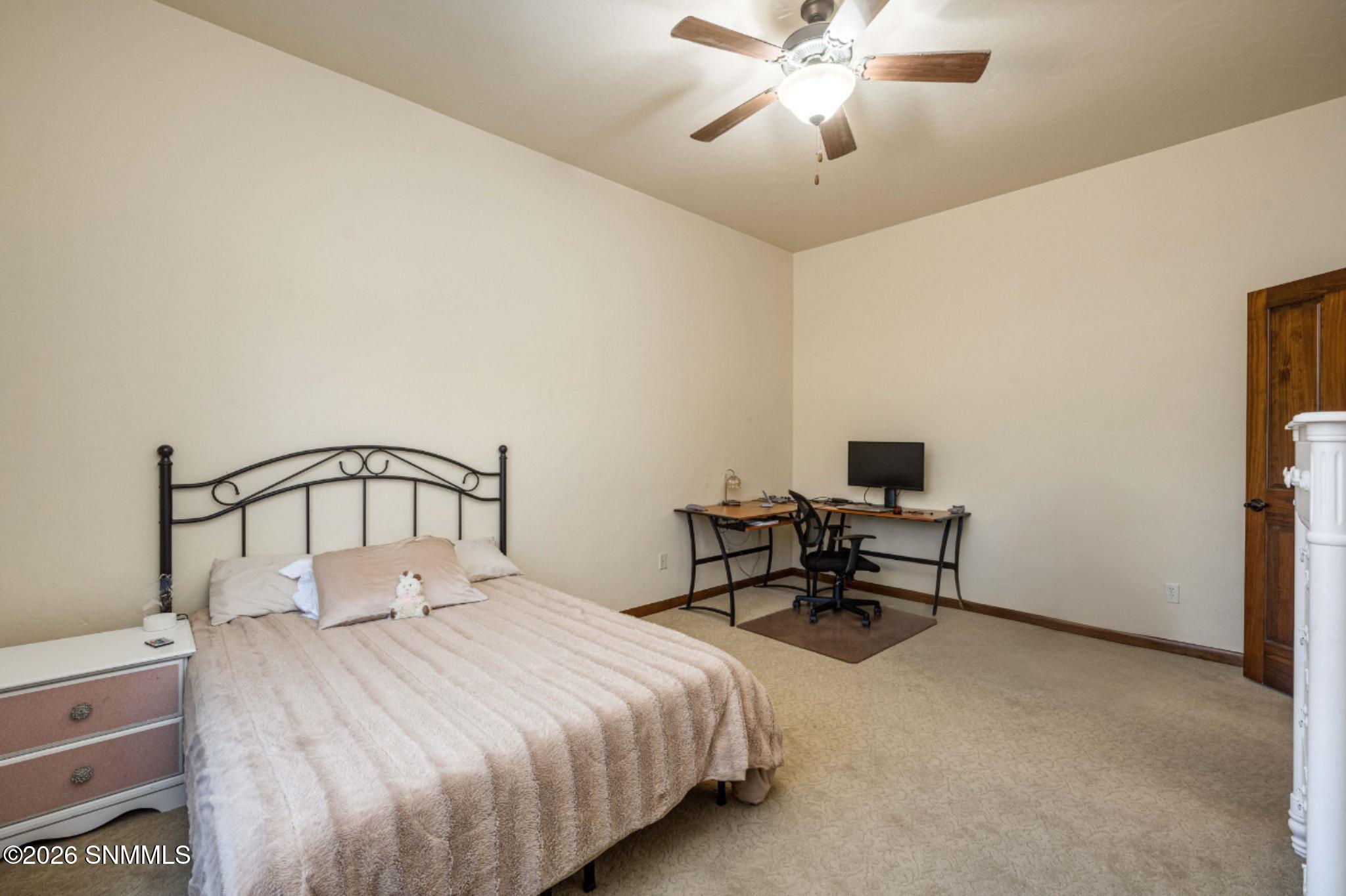 50-web-or-mls-Snappin Homes (Venetian428