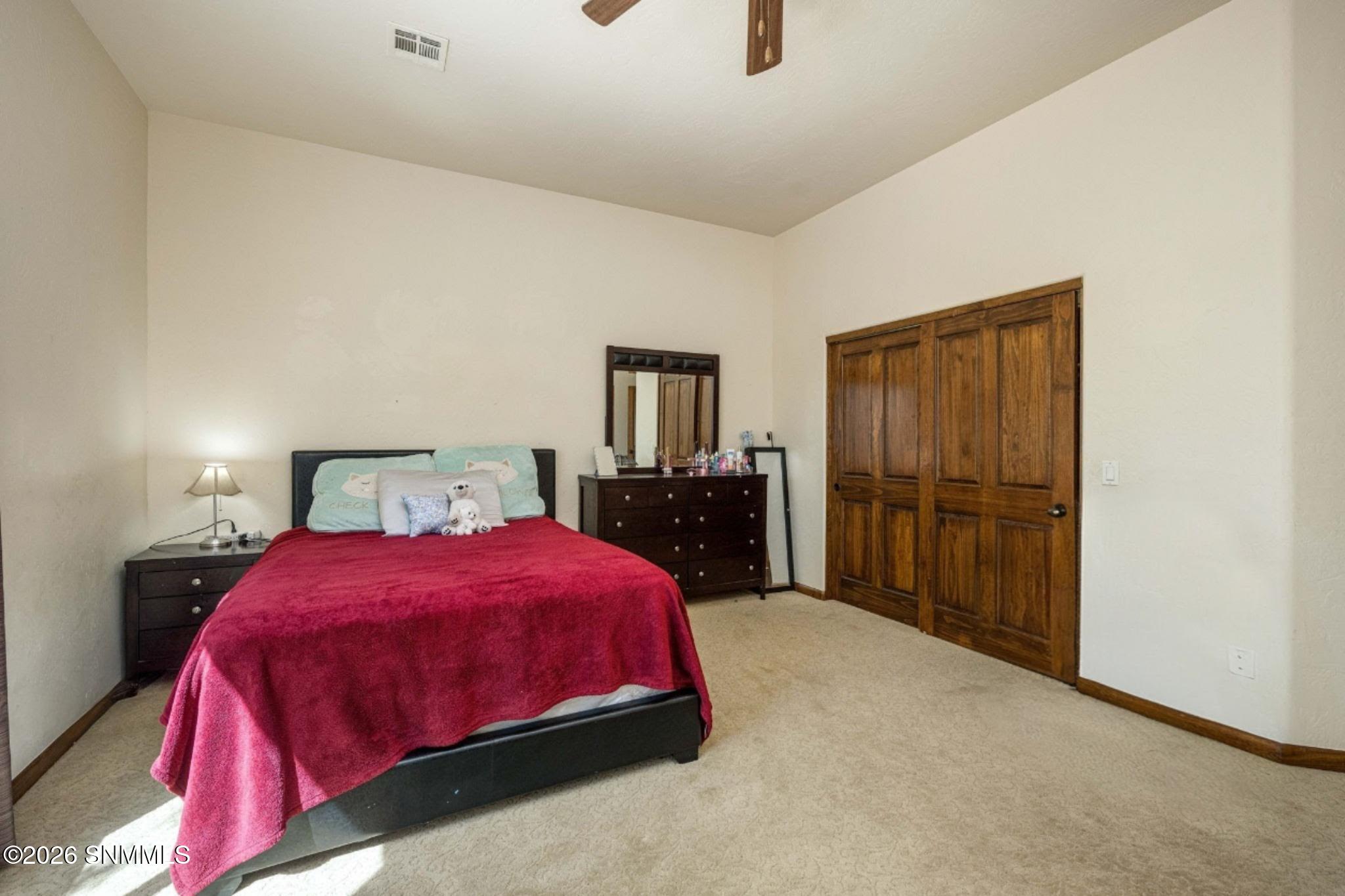 53-web-or-mls-Snappin Homes (Venetian428