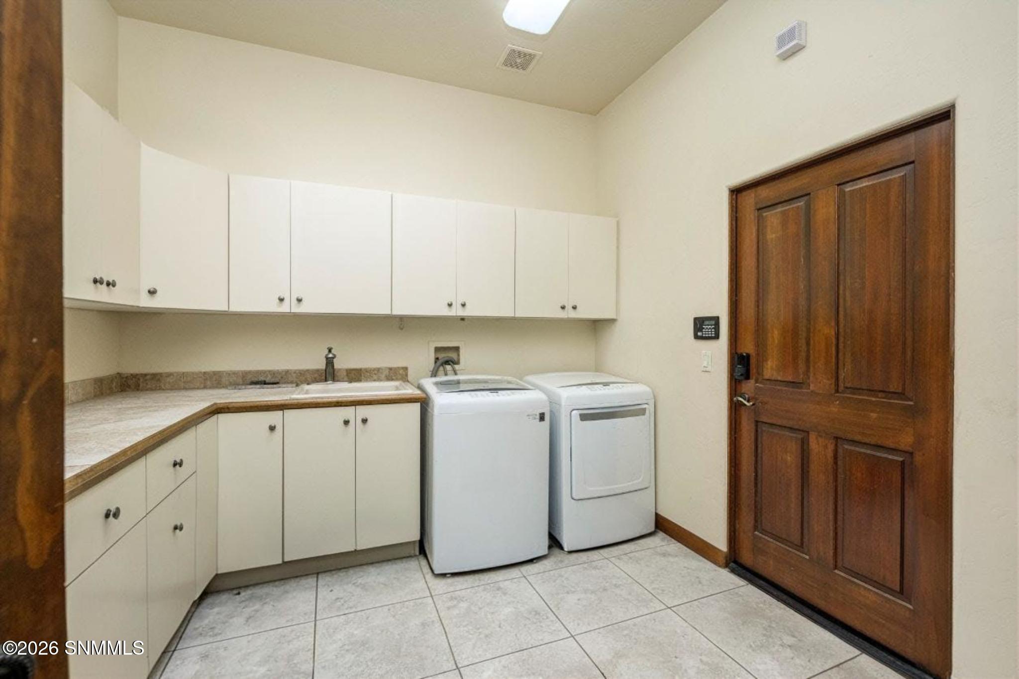 54-web-or-mls-Snappin Homes (Venetian428