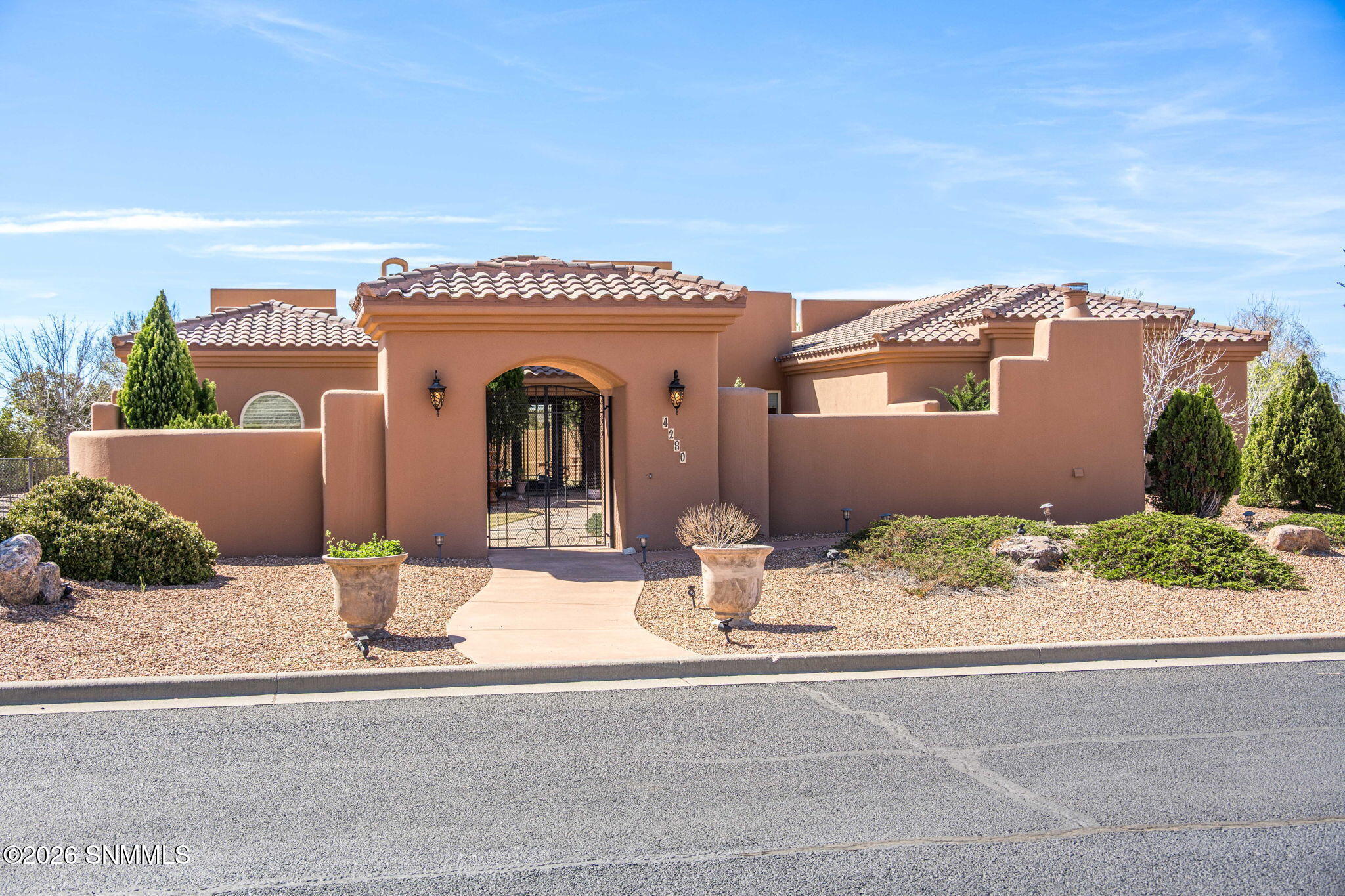 1-web-or-mls-Snappin Homes (Venetian4280