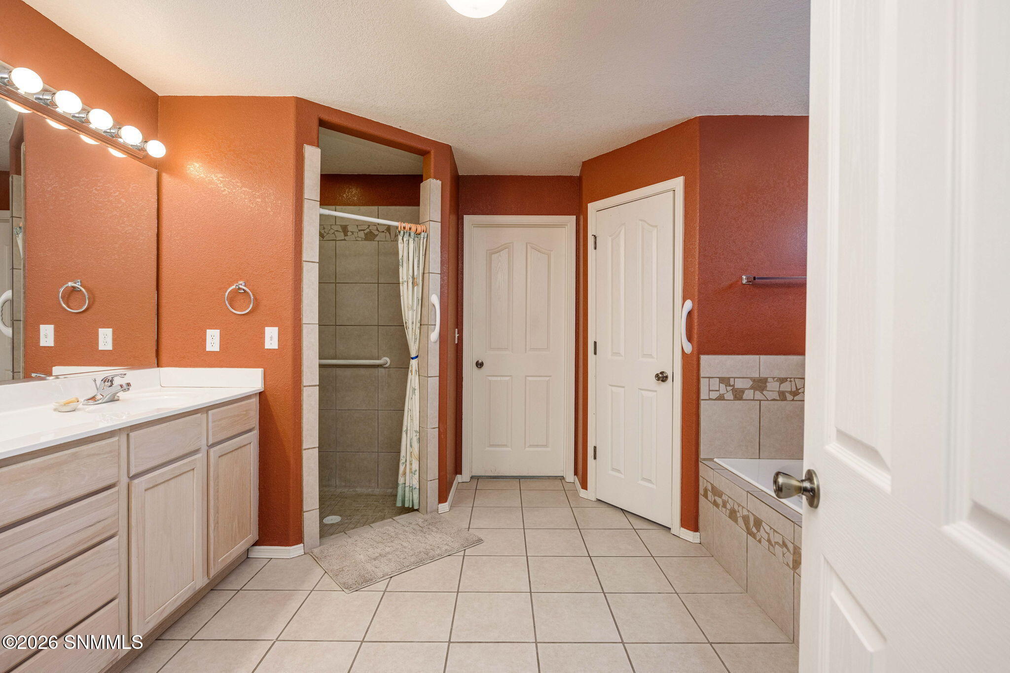 26-web-or-mls-Snappin Homes (Roma3544)-2