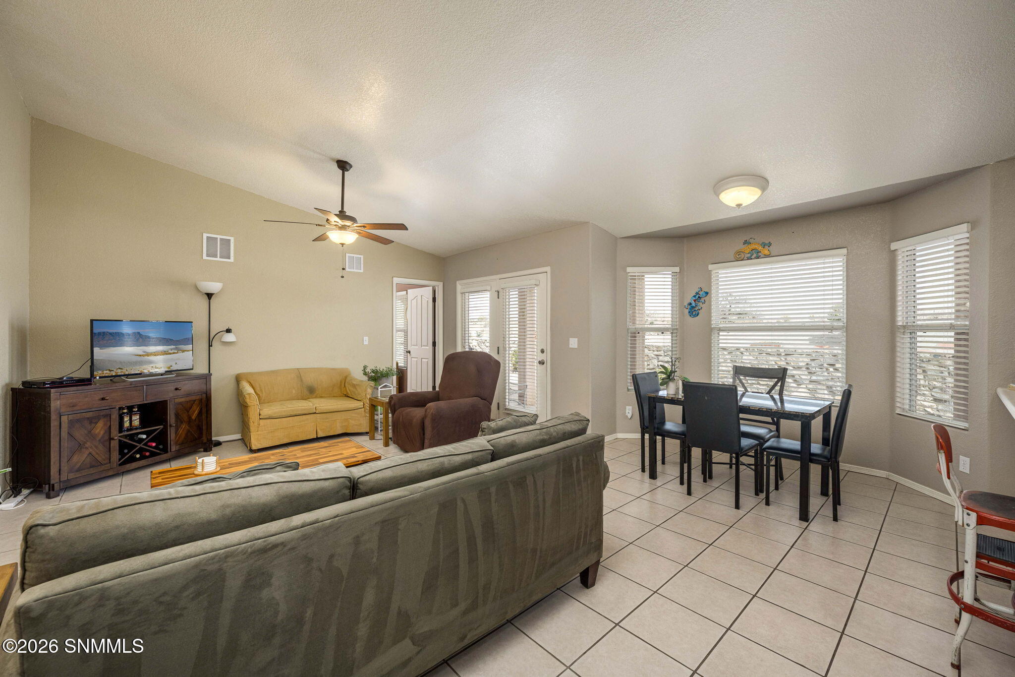 11-web-or-mls-Snappin Homes (Roma3544)-1