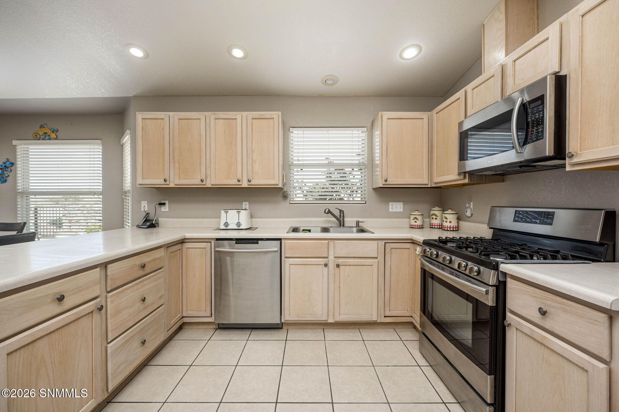 17-web-or-mls-Snappin Homes (Roma3544)-1