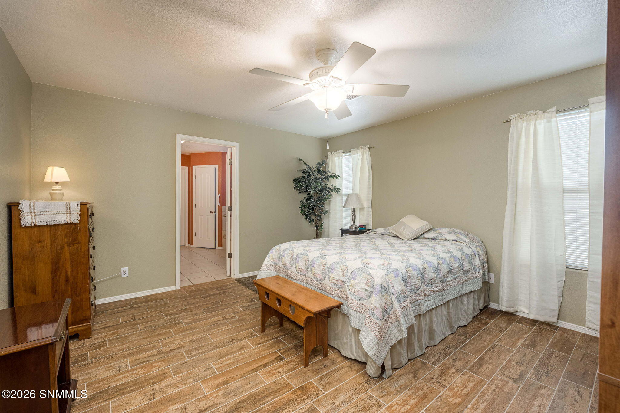 23-web-or-mls-Snappin Homes (Roma3544)-2