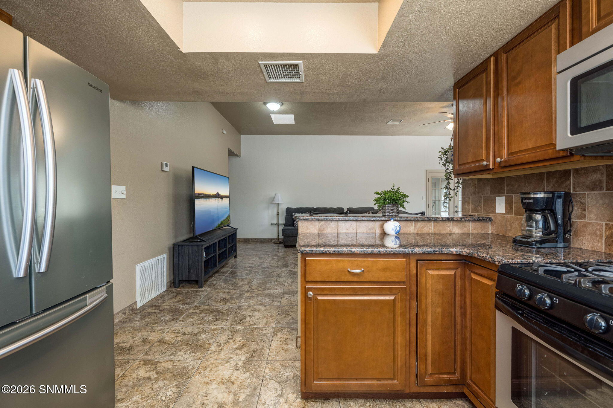 14-web-or-mls-Snappin Homes (Jasmine958)