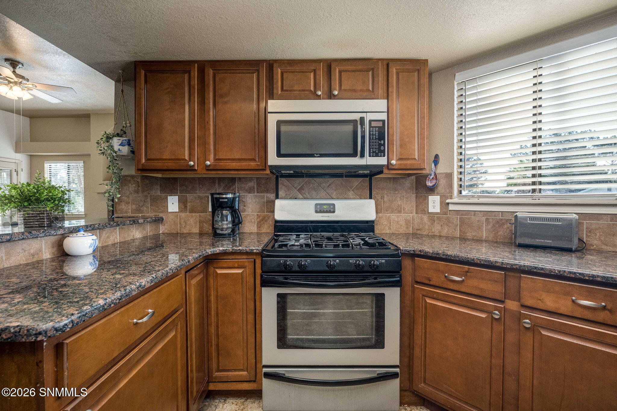 15-web-or-mls-Snappin Homes (Jasmine958)