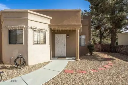 958 Jasmine Drive, Las Cruces, New Mexico 88005, 3 Bedrooms Bedrooms, ,2 BathroomsBathrooms,Residential,For Sale,Jasmine,2600895