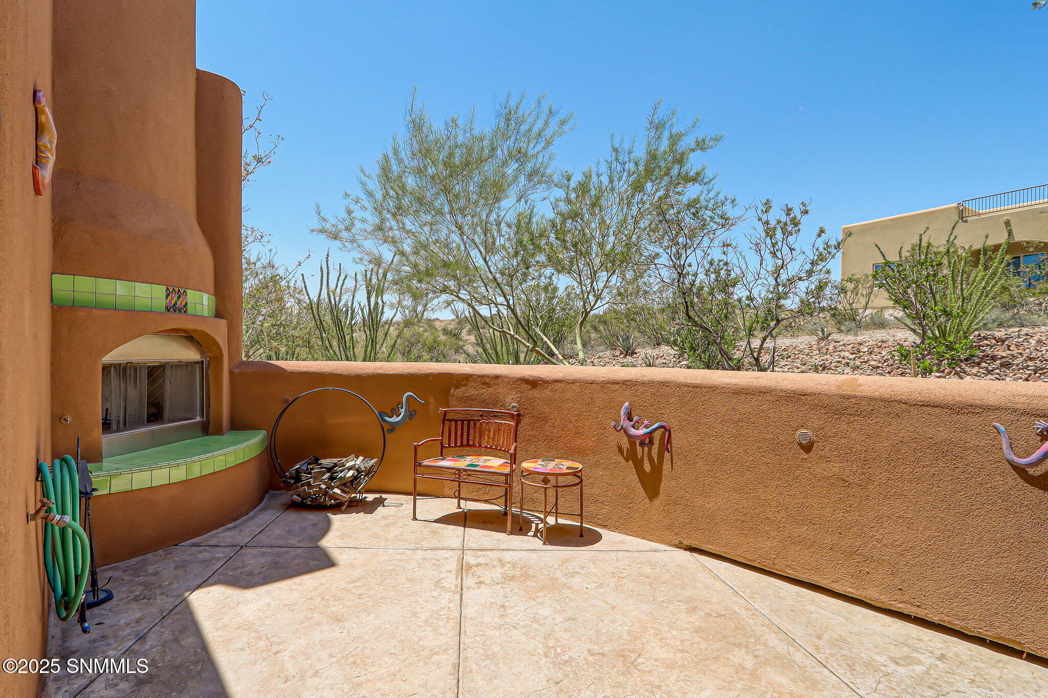 Outdoor kitchen area