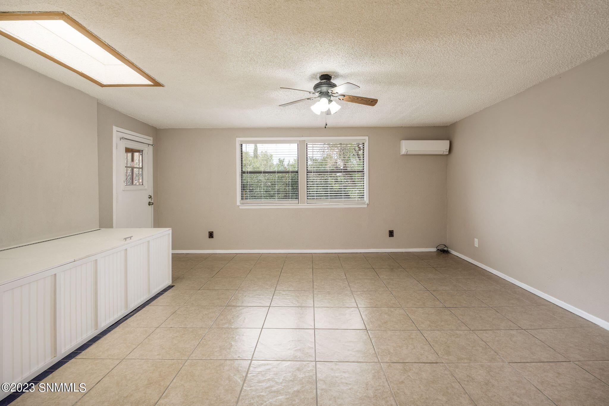 15-web-or-mls-Willow 1290-46