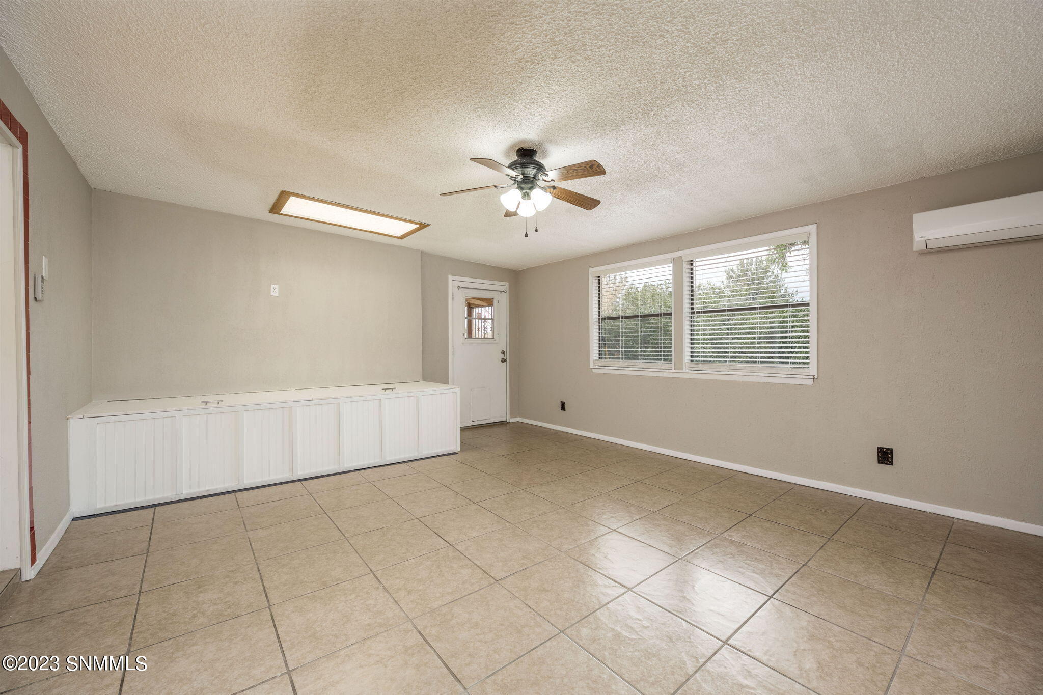 16-web-or-mls-Willow 1290-52