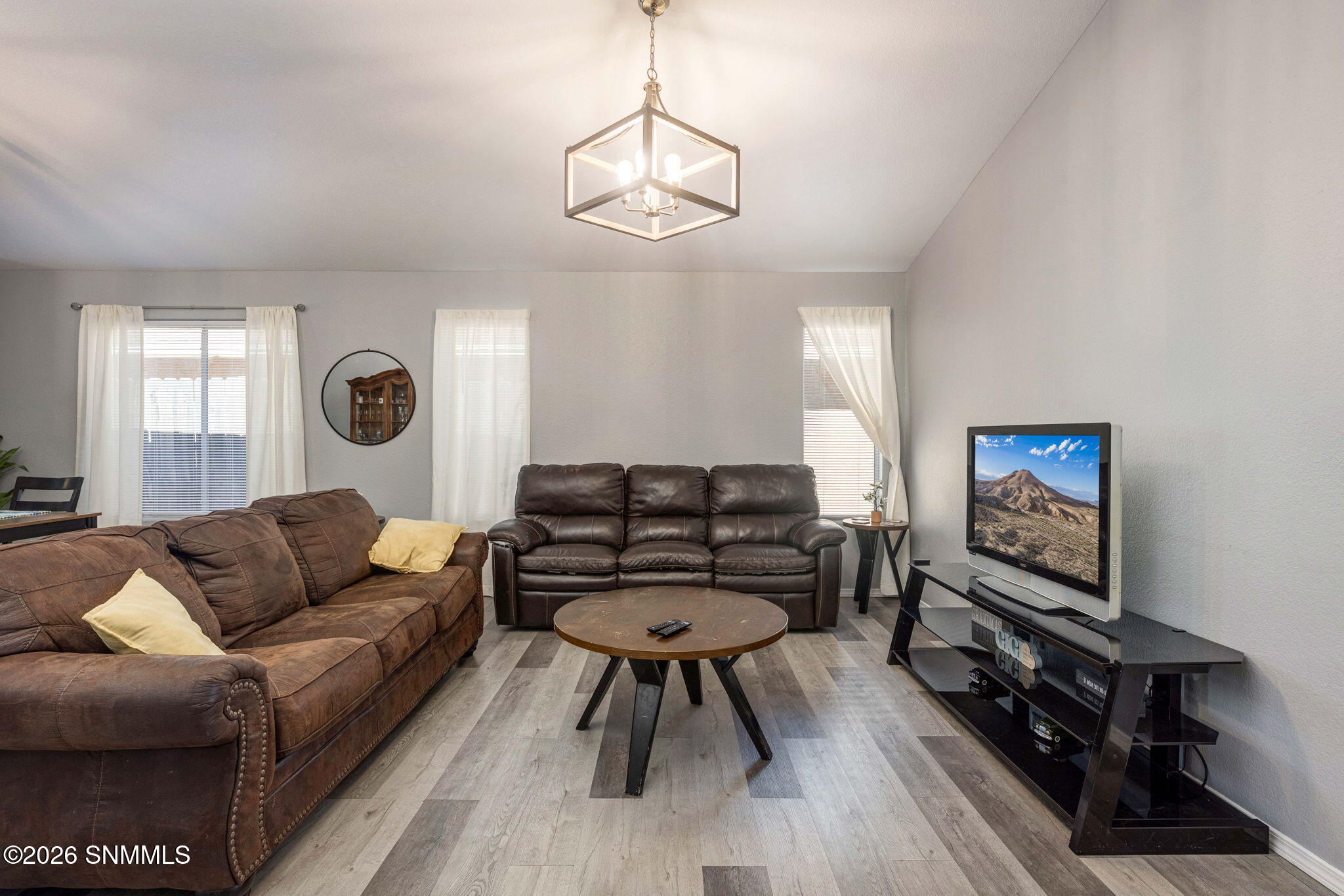 5-web-or-mls-Snappin Homes (Beltran1377)