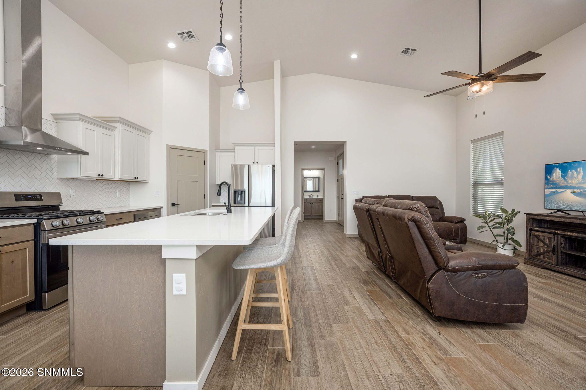 10-web-or-mls-Snappin Homes (Pacifico290