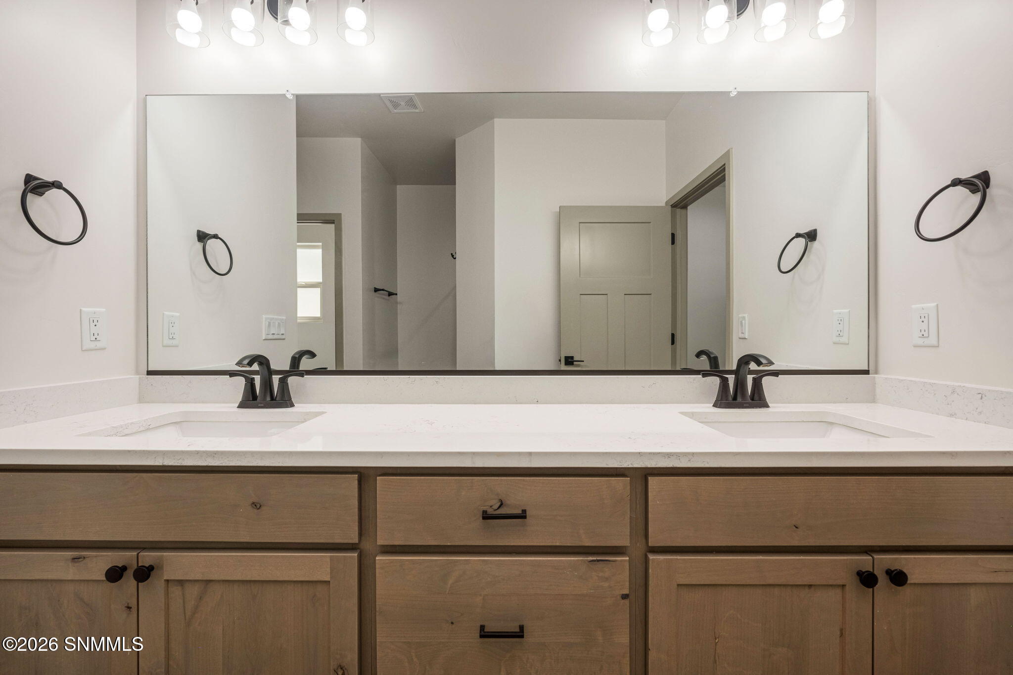 22-web-or-mls-Snappin Homes (Pacifico290