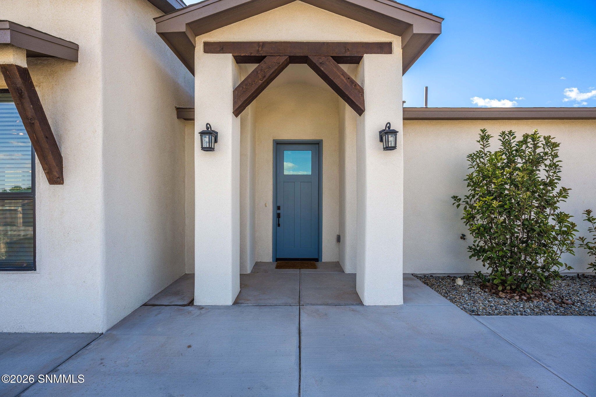 4-web-or-mls-Snappin Homes (Pacifico2903