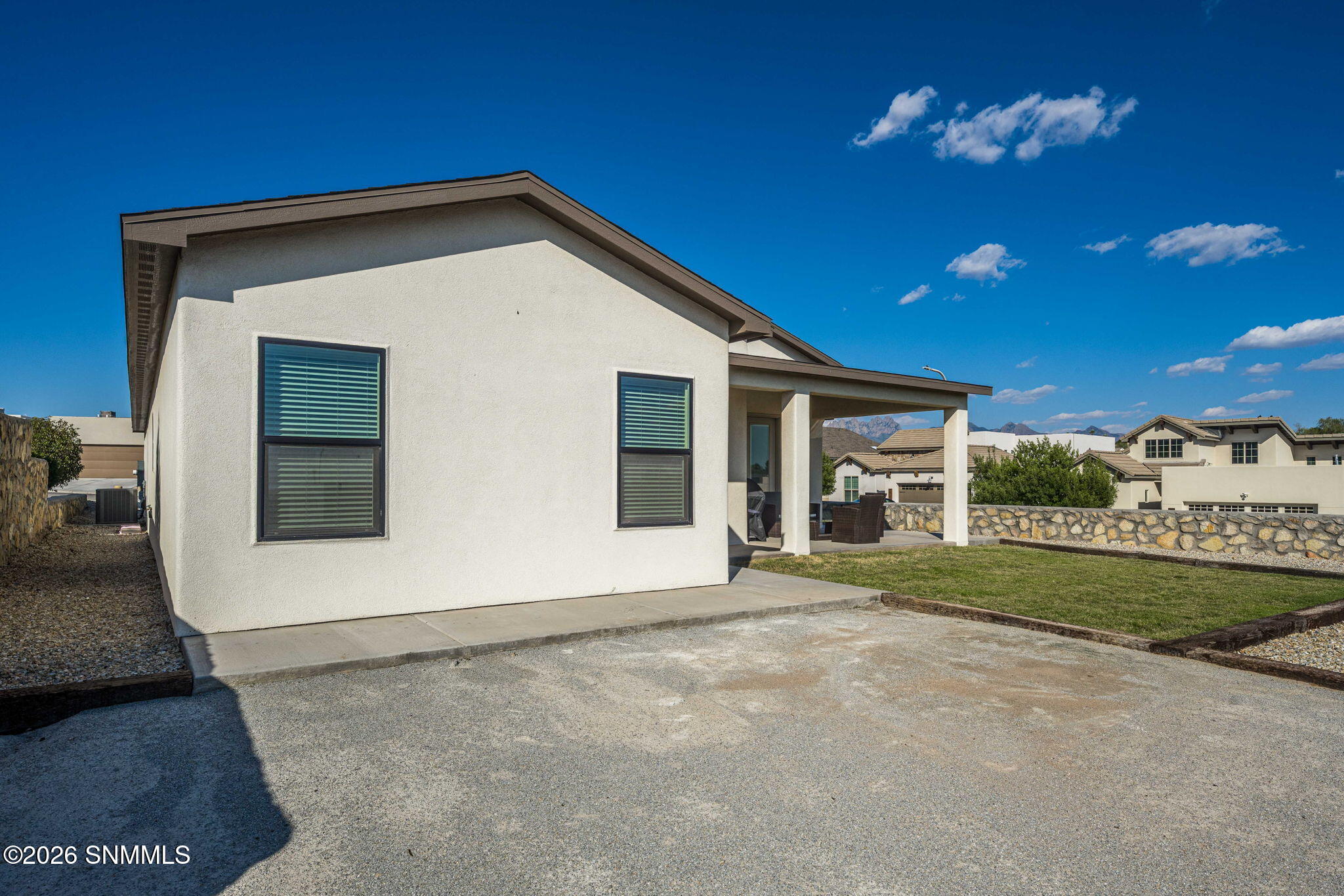 41-web-or-mls-Snappin Homes (Pacifico290