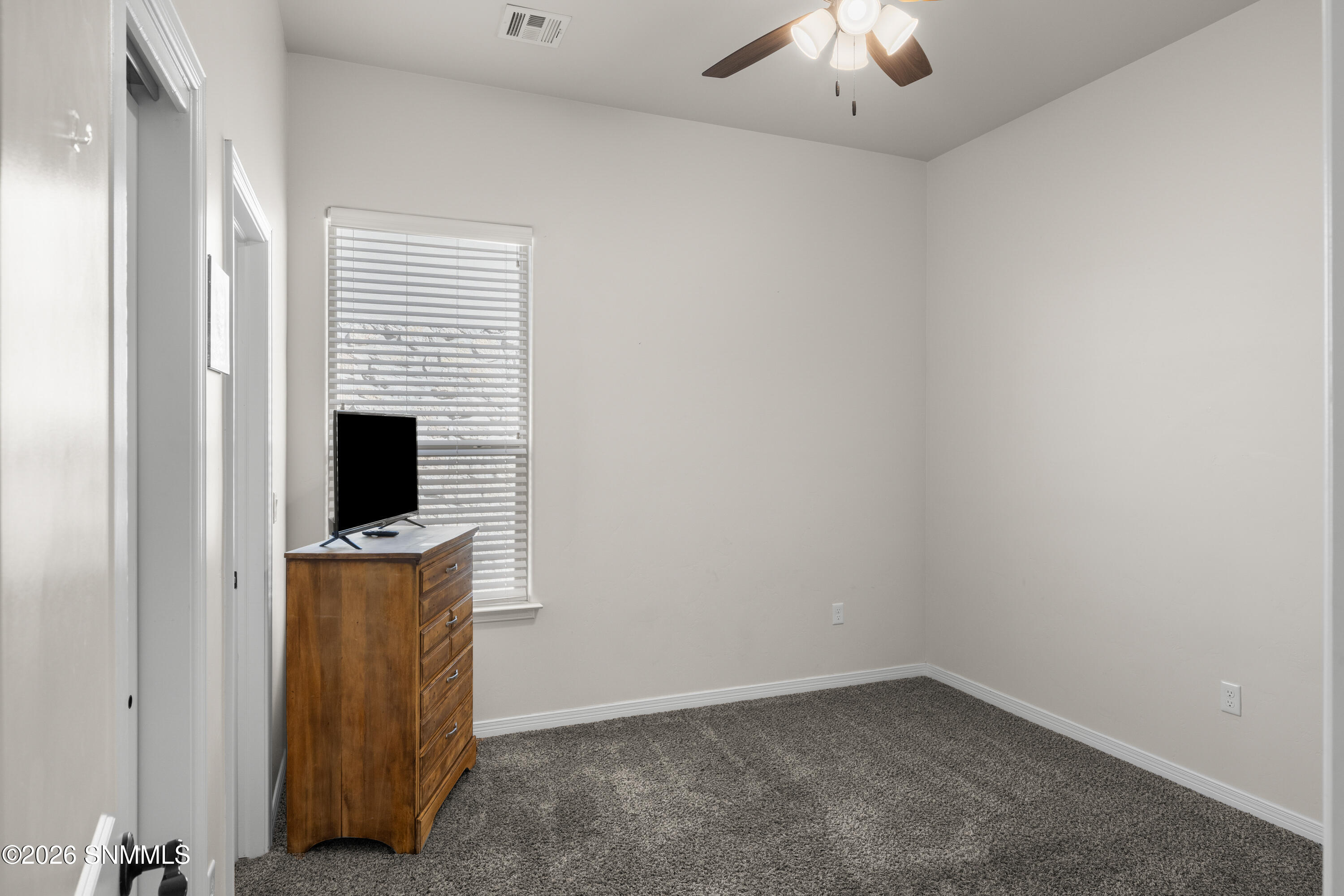 3068-Chipewa-Summit- MLS-Camera-Guy-15