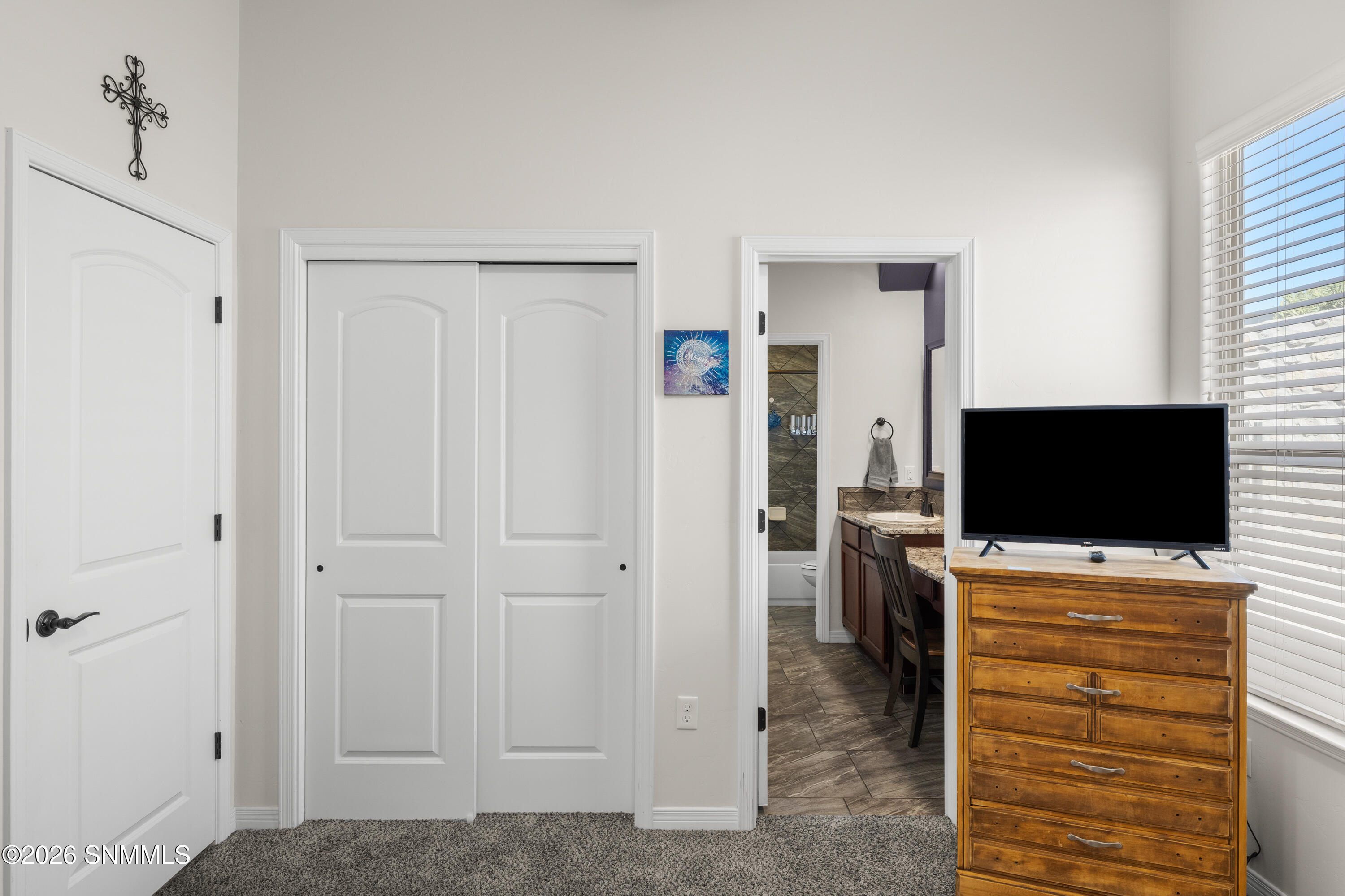 3068-Chipewa-Summit- MLS-Camera-Guy-16