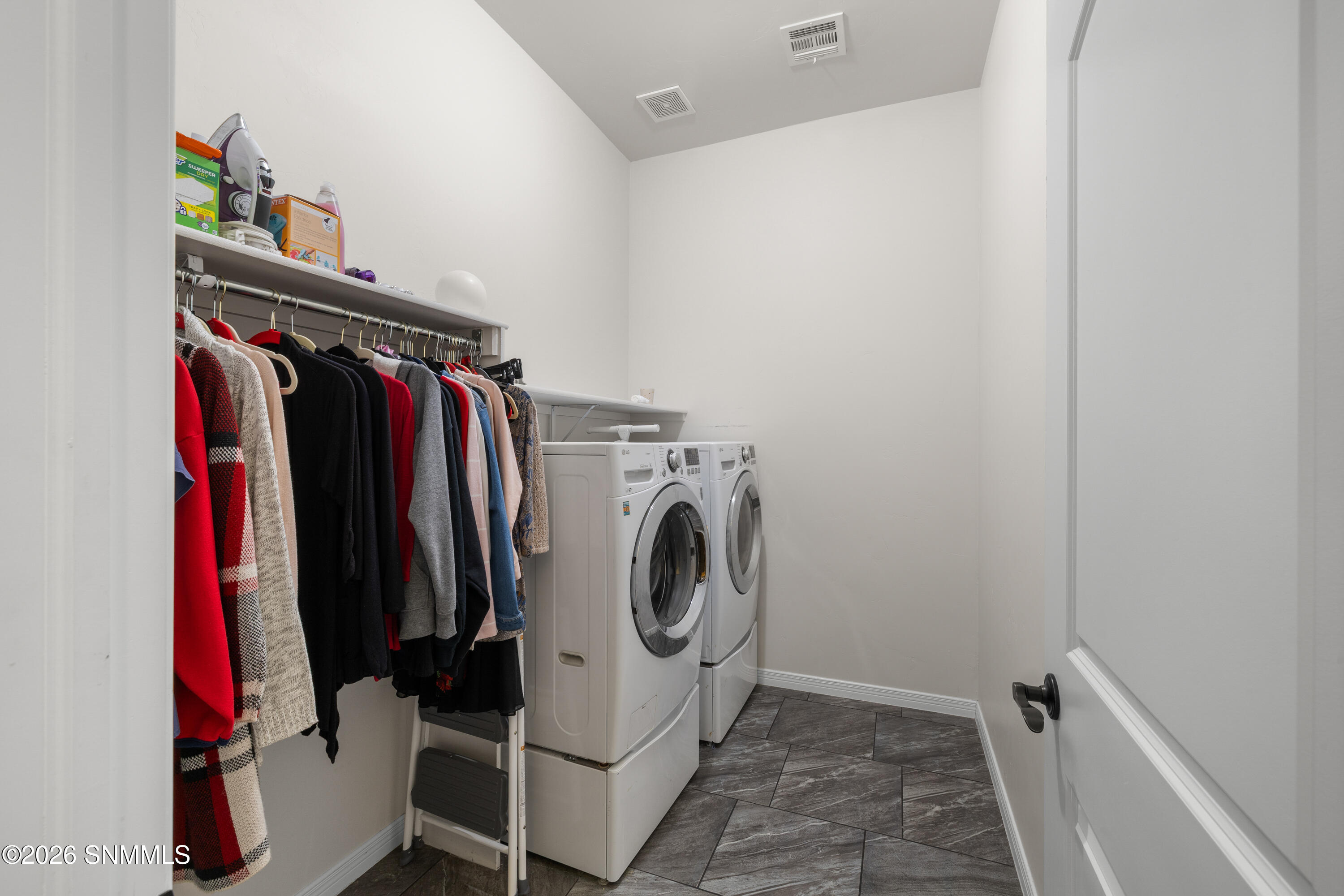 3068-Chipewa-Summit- MLS-Camera-Guy-20