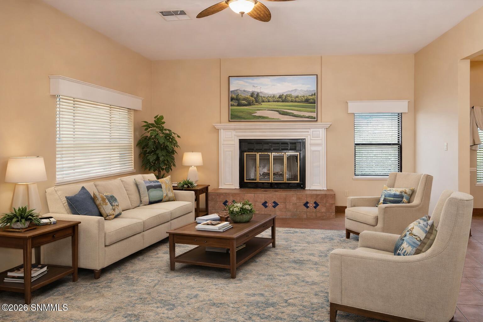 stagedLivingRoom_viaNorte