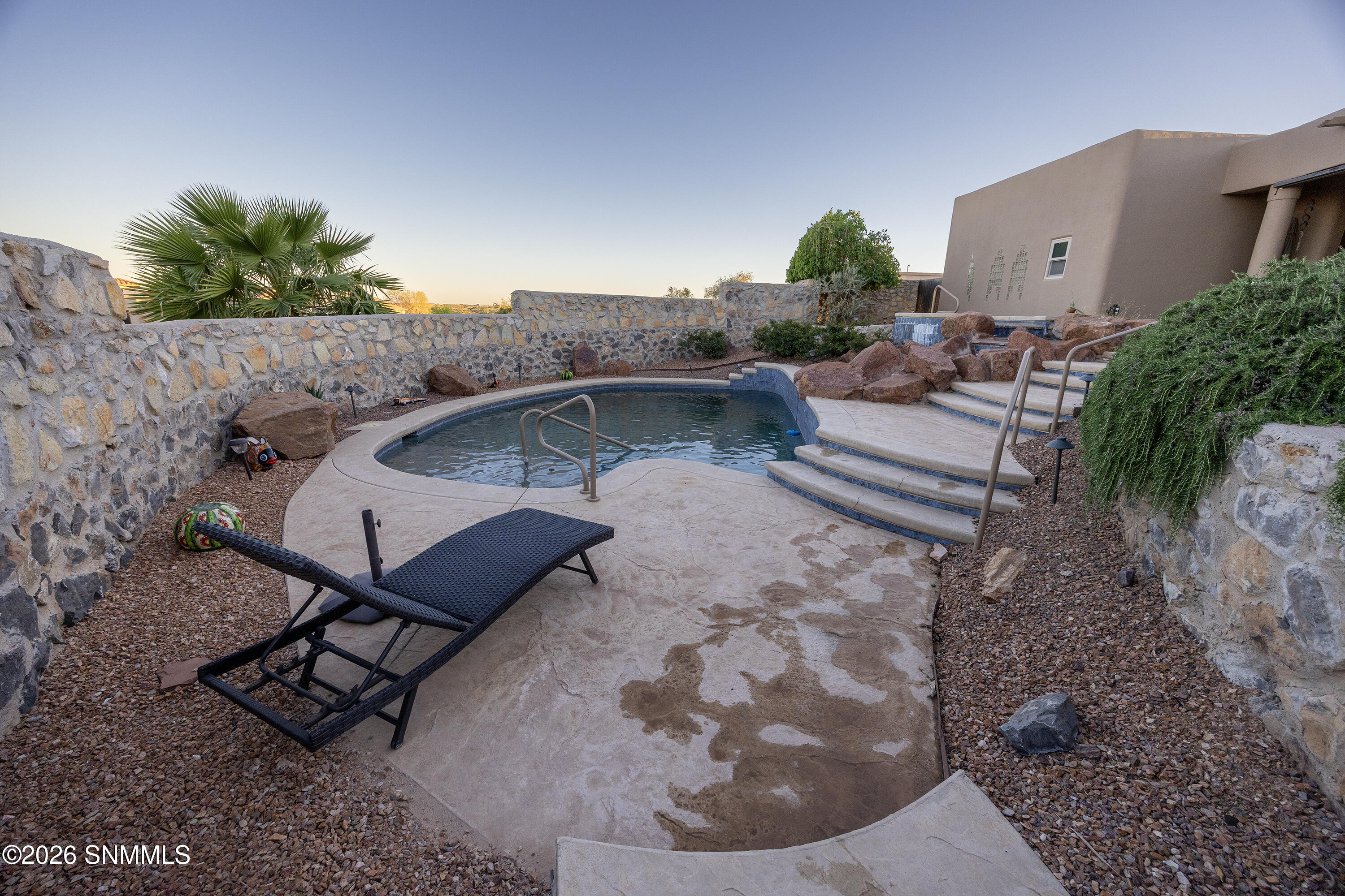 8009 Constitution Rd_005