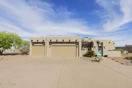 8009 Constitution Road, Las Cruces, New Mexico 88007, 4 Bedrooms Bedrooms, ,3.25 BathroomsBathrooms,Residential,For Sale,Constitution,2600947