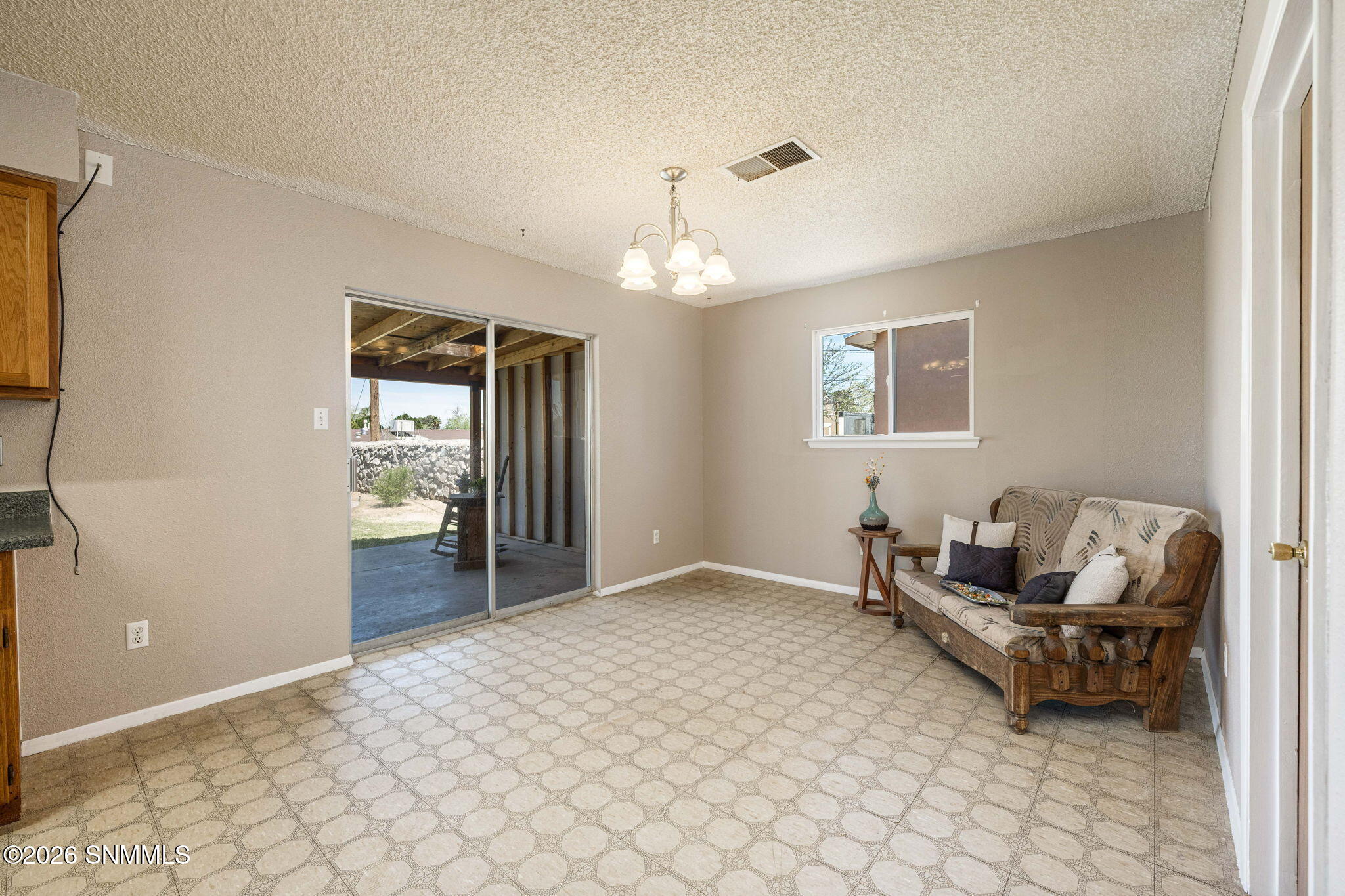 8-web-or-mls-Snappin Homes (Defiance1837