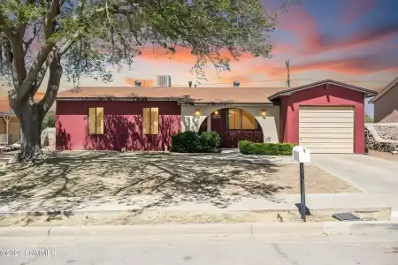 1837 Defiance Road, Las Cruces, New Mexico 88001, 3 Bedrooms Bedrooms, ,2 BathroomsBathrooms,Residential,For Sale,Defiance,2600964