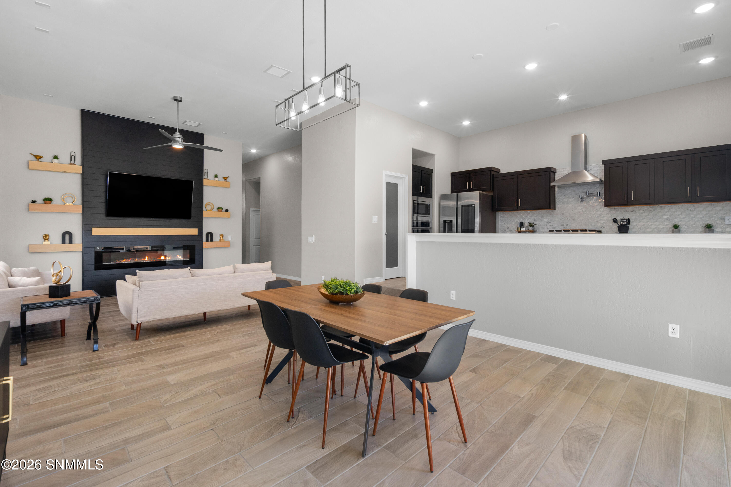 621-La-Entrada-MLS-Camera-Guy-10