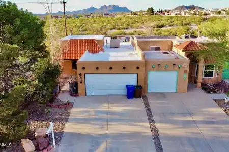 2001 Pinetrail Street, Las Cruces, New Mexico 88012, 3 Bedrooms Bedrooms, ,3 BathroomsBathrooms,Residential,For Sale,Pinetrail,2600869