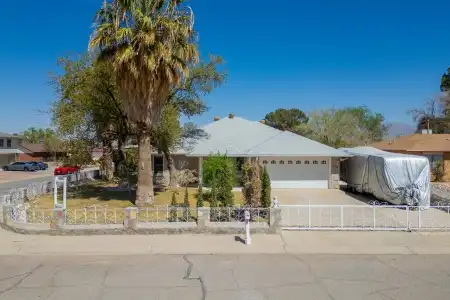 140 Torrey Pines Drive, Santa Teresa, New Mexico 88008, 3 Bedrooms Bedrooms, ,2 BathroomsBathrooms,Residential,For Sale,Torrey Pines,2600945