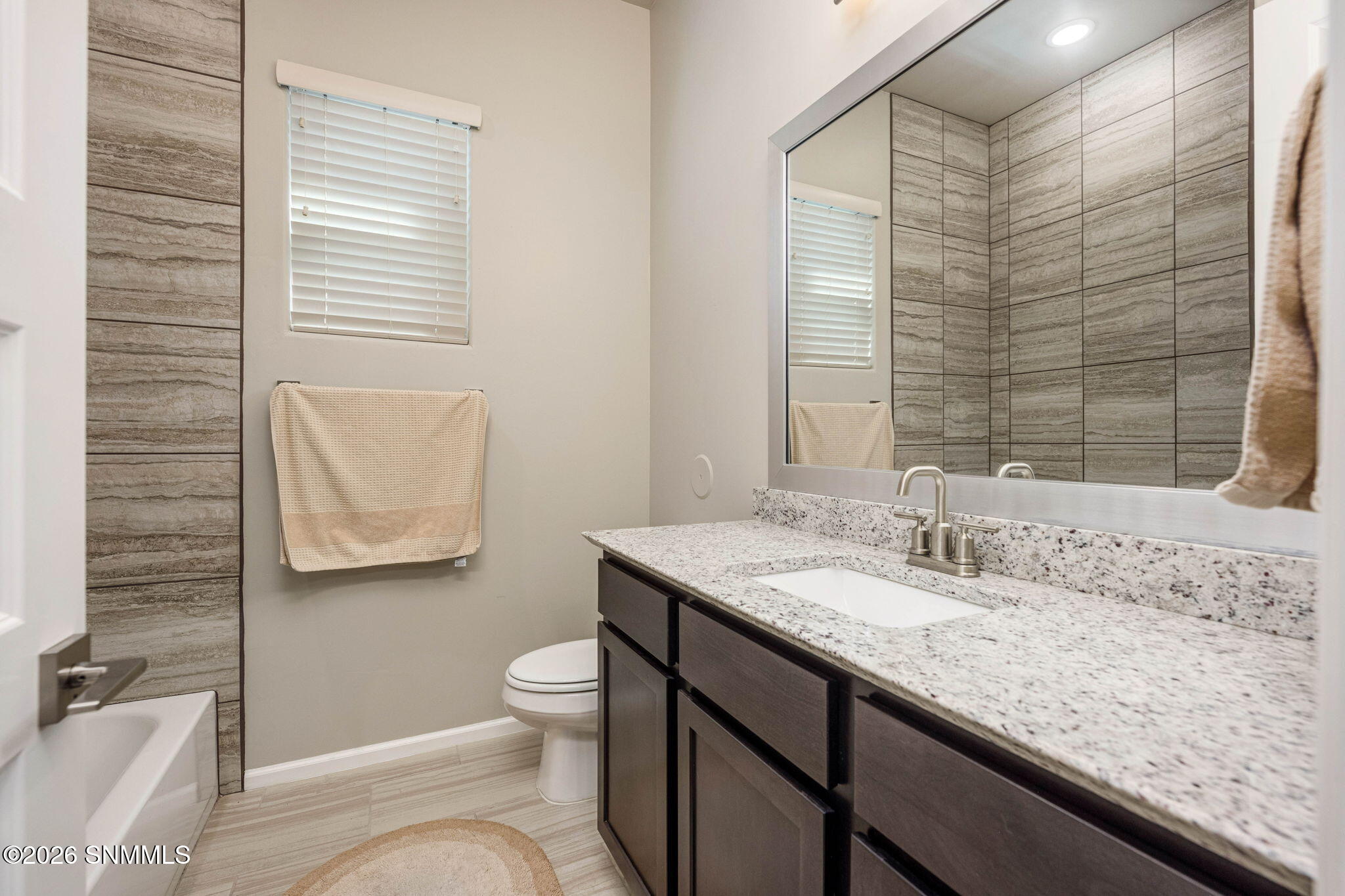 28-web-or-mls-Snappin Homes (Silverado38