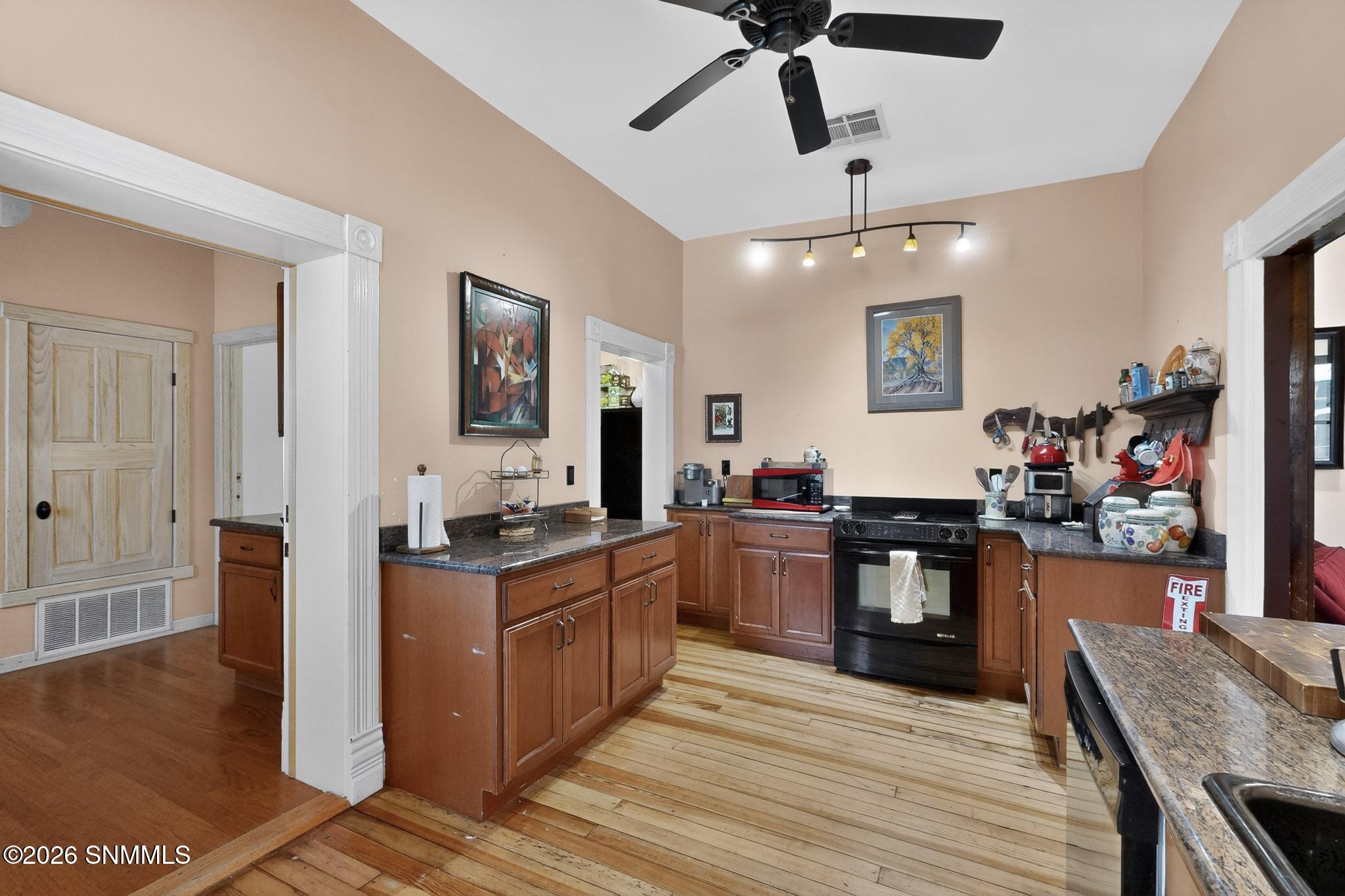 36-3D-Casas-249-S-Miranda-St-03252026_08