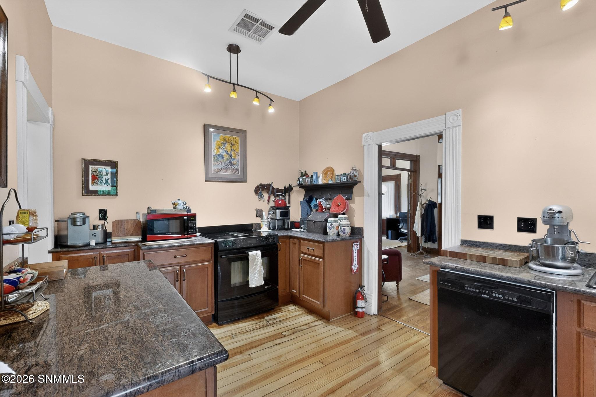 37-3D-Casas-249-S-Miranda-St-03252026_08