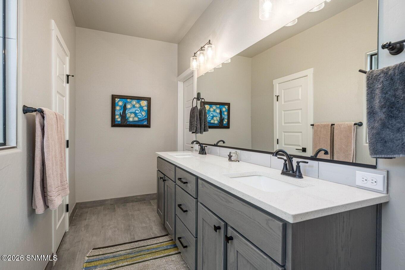 17 - Master Bath - 6516 Blackbird Rd-22